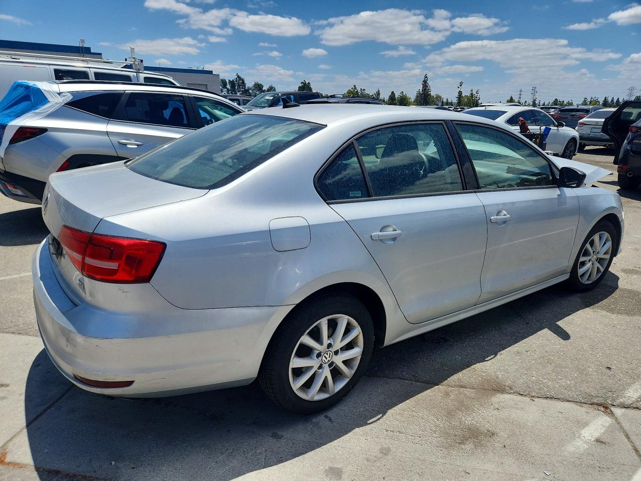 2015 Volkswagen Jetta Se Серебряный vin: 3VWD17AJ1FM274745