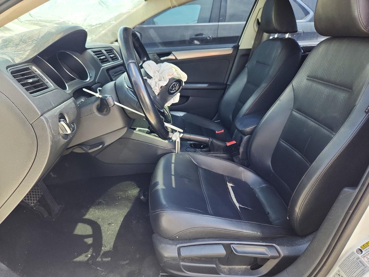 2015 Volkswagen Jetta Se White vin: 3VWD17AJ1FM334734