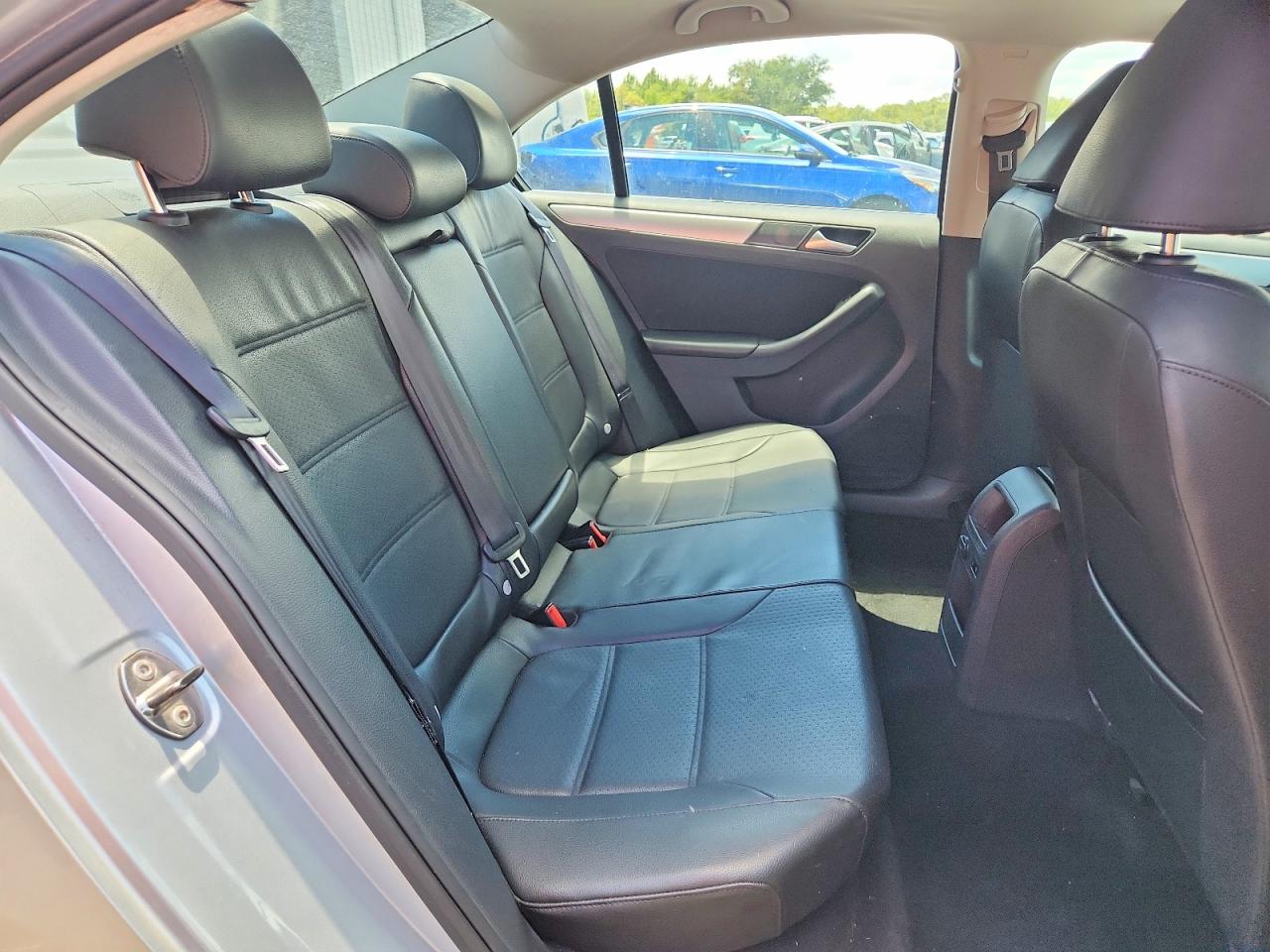 2014 Volkswagen Jetta Se Silver vin: 3VWD17AJ2EM215427