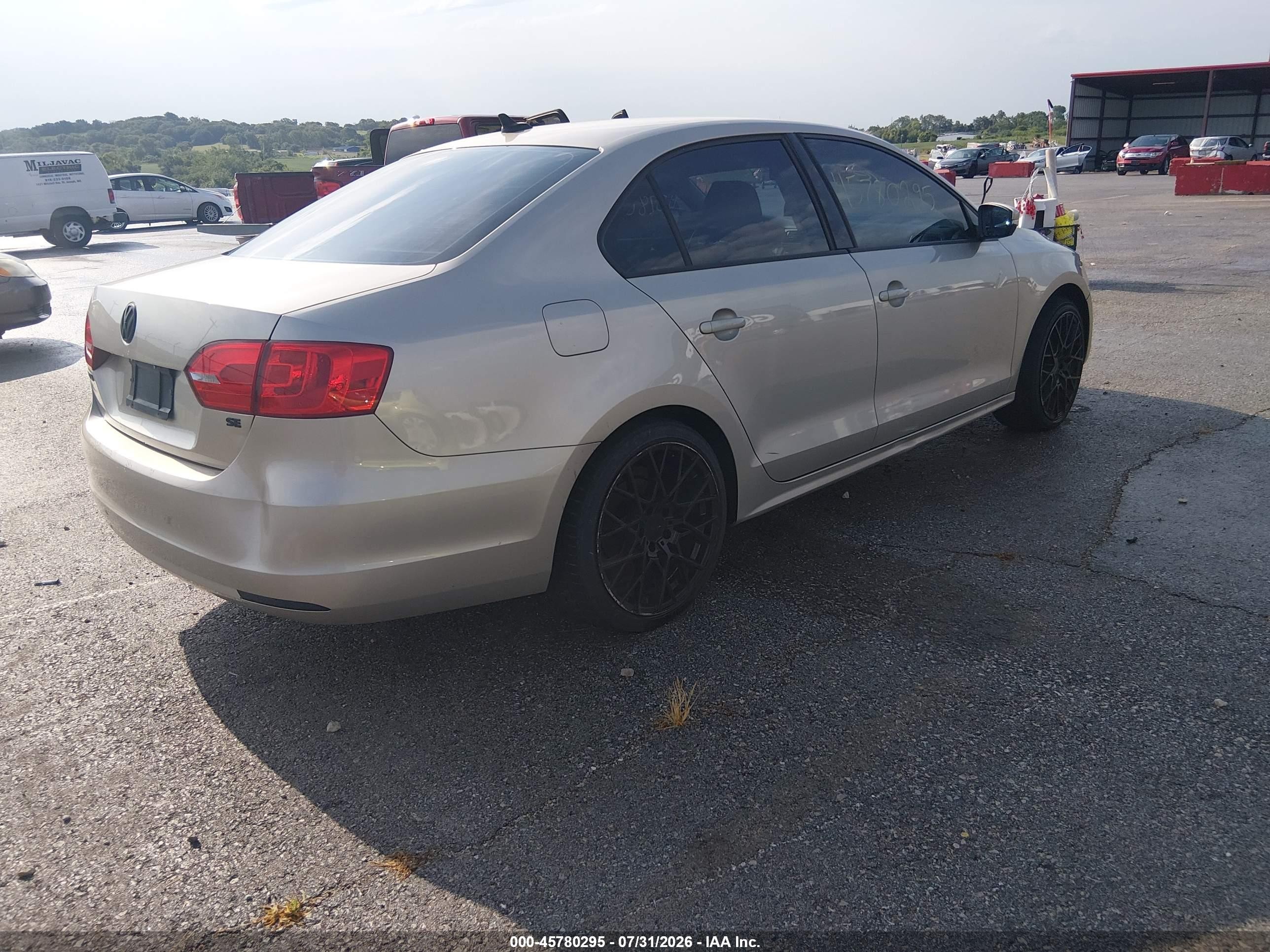 2014 Volkswagen Jetta 1.8t Se Silver vin: 3VWD17AJ2EM273375