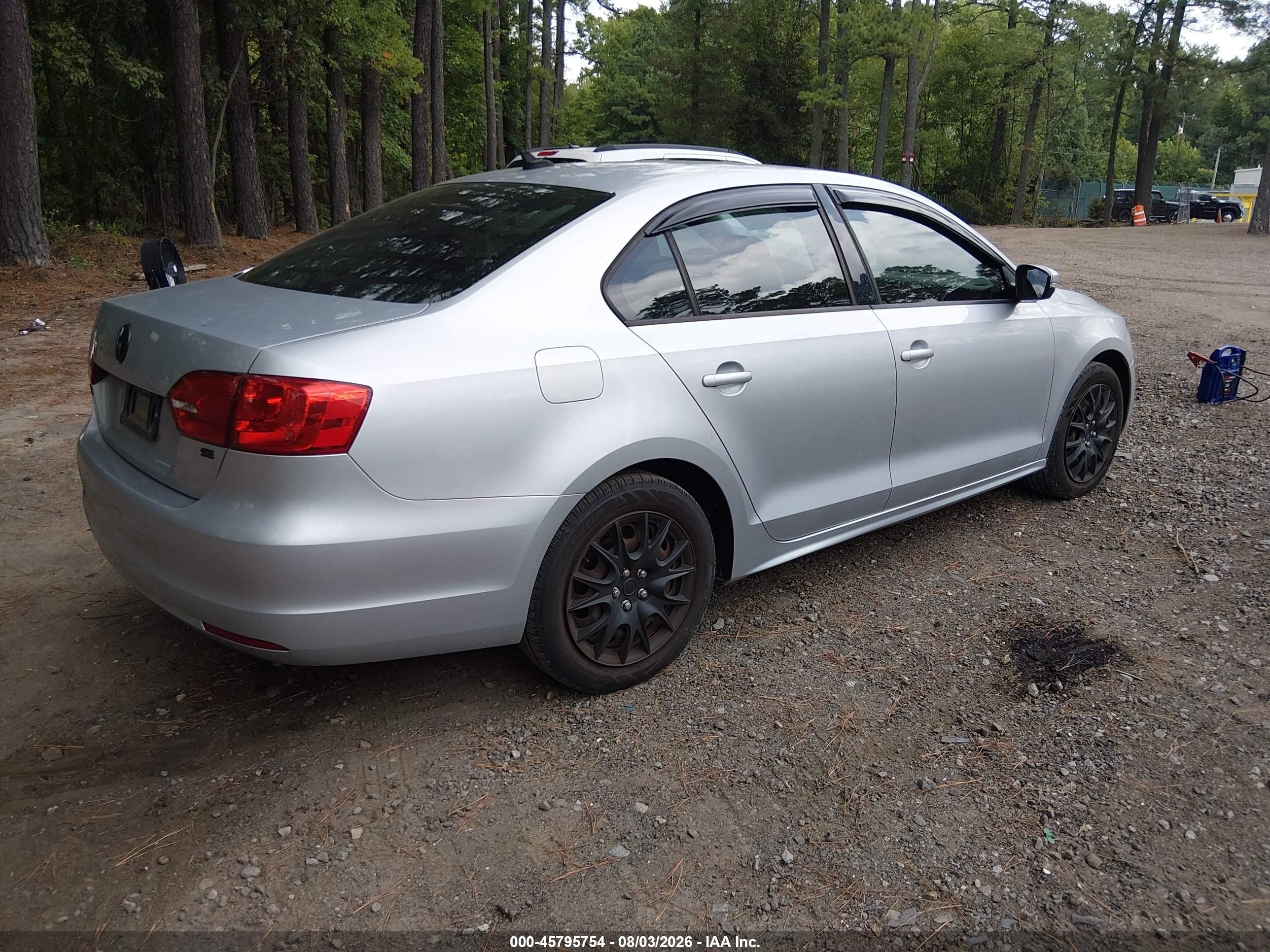 2014 Volkswagen Jetta 1.8t Se Silver vin: 3VWD17AJ2EM279354