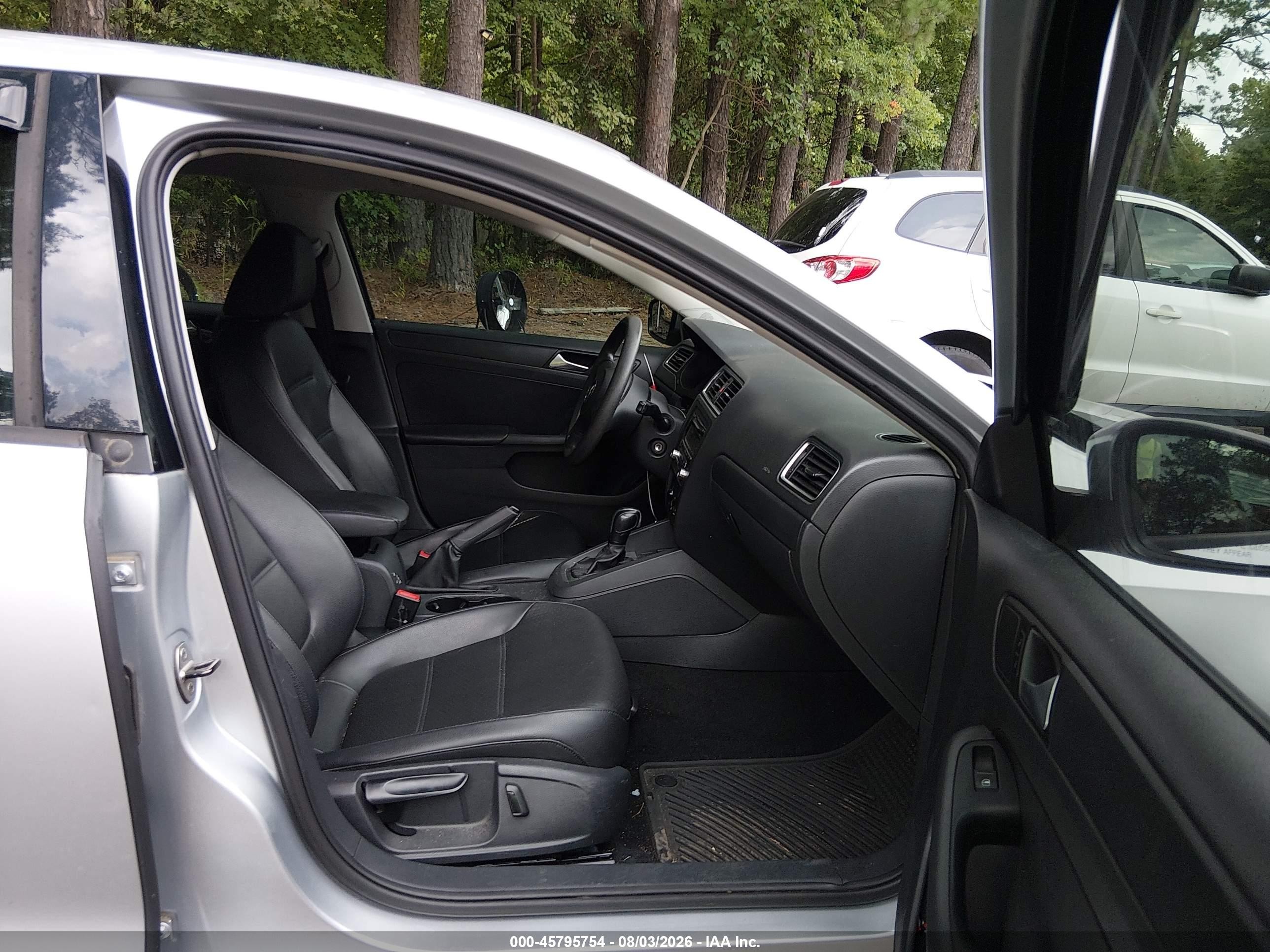 2014 Volkswagen Jetta 1.8t Se Silver vin: 3VWD17AJ2EM279354