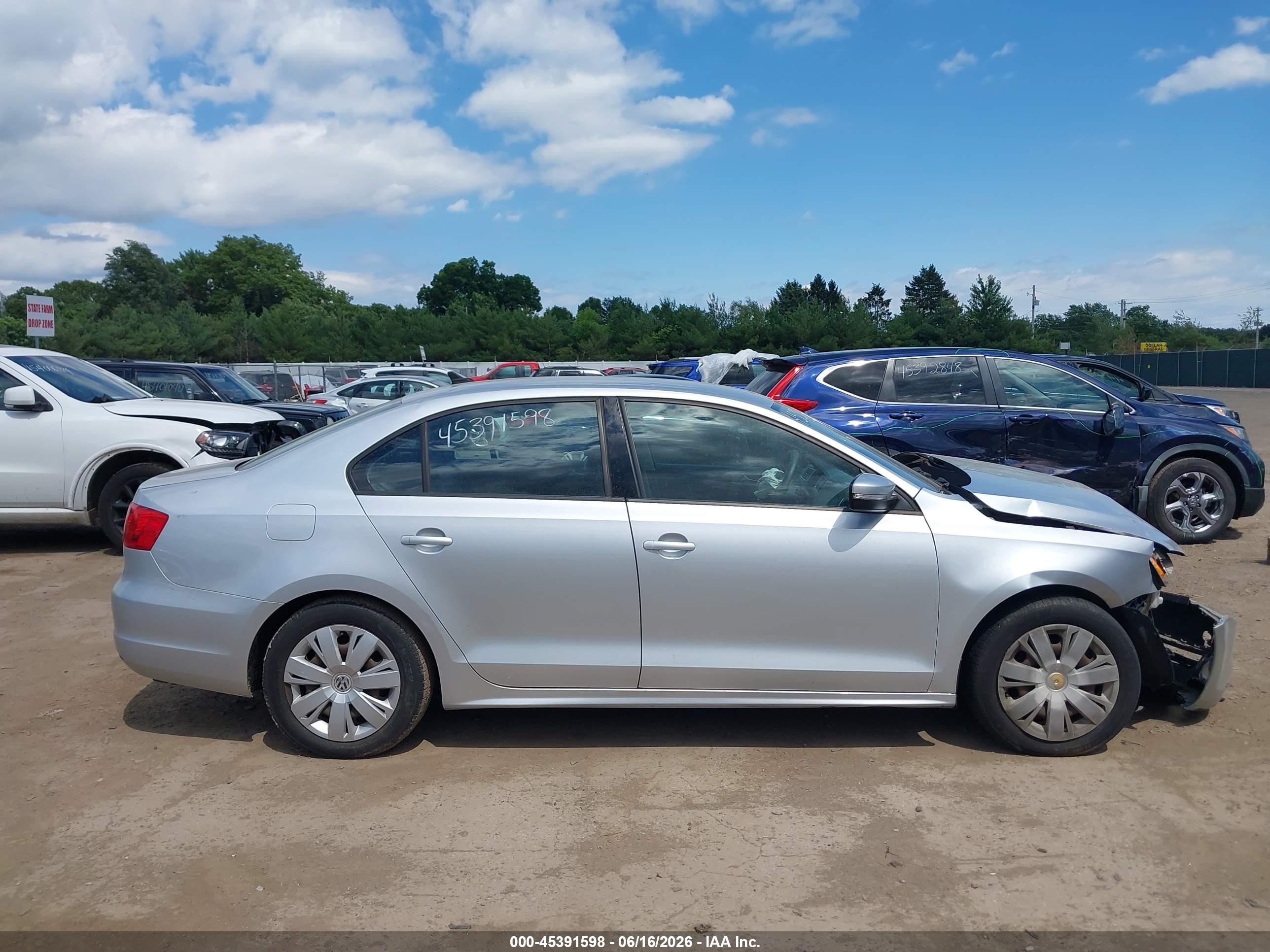 2014 Volkswagen Jetta 1.8t Se Silver vin: 3VWD17AJ2EM305077