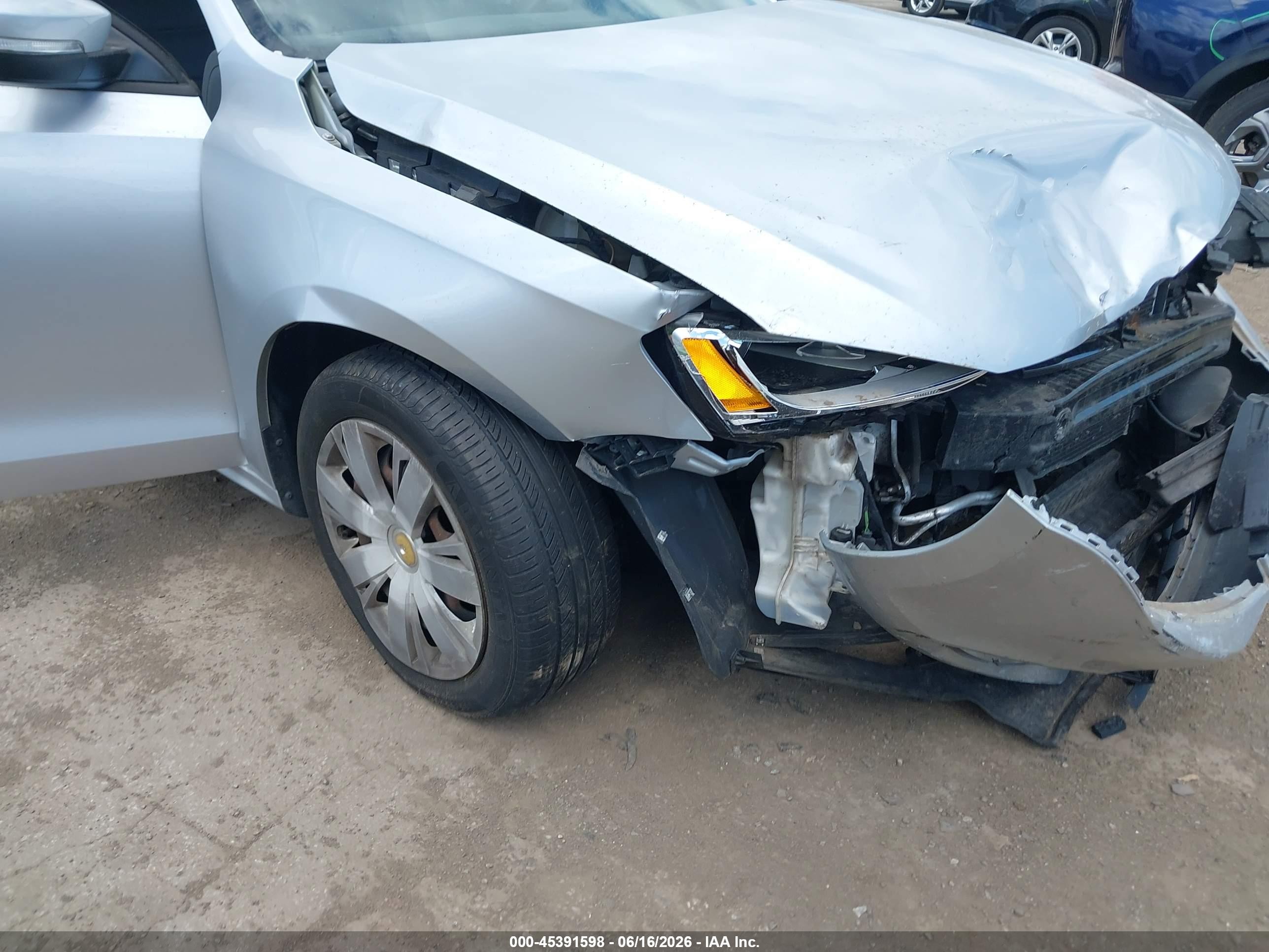 2014 Volkswagen Jetta 1.8t Se Silver vin: 3VWD17AJ2EM305077