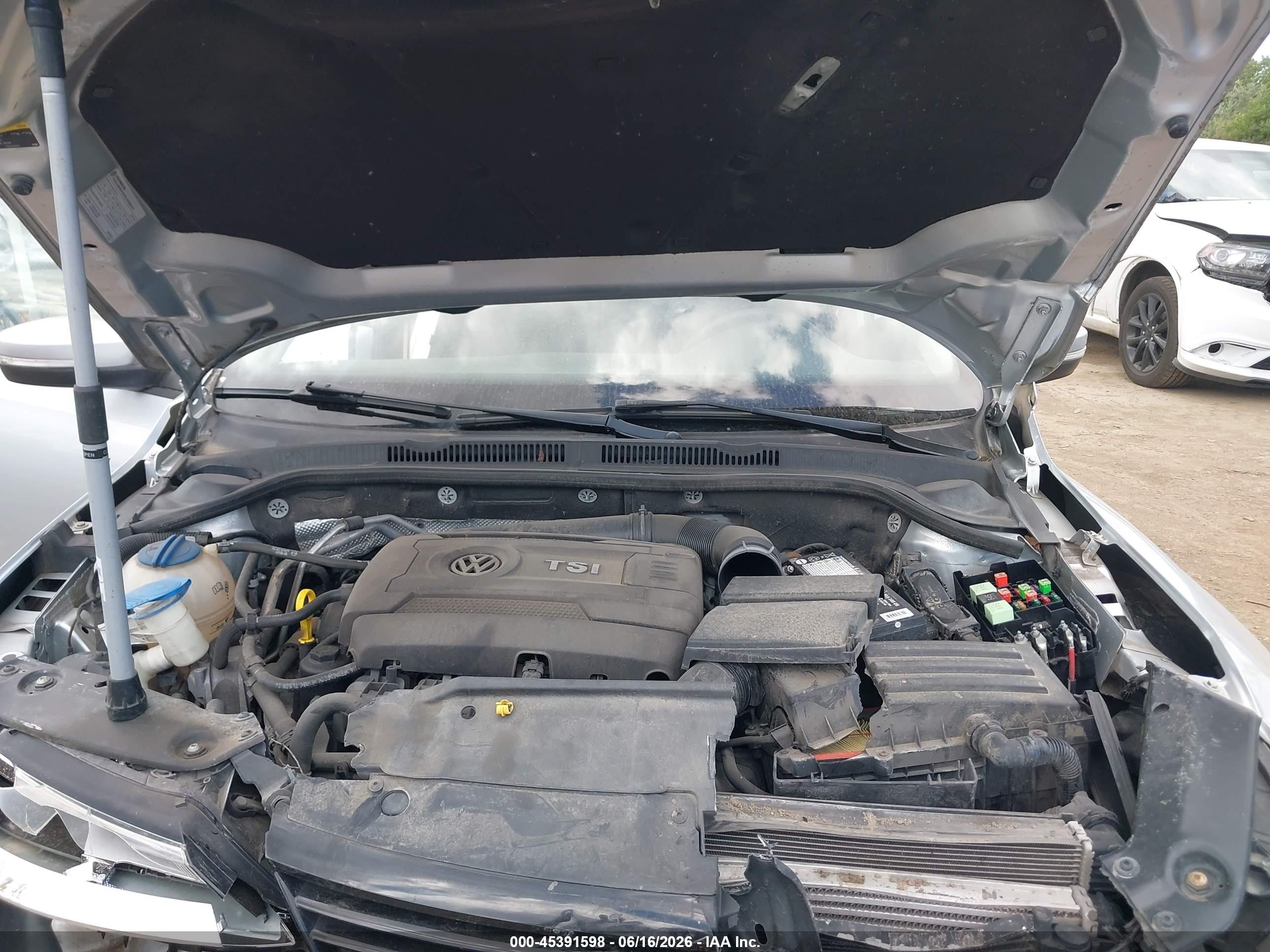 2014 Volkswagen Jetta 1.8t Se Silver vin: 3VWD17AJ2EM305077