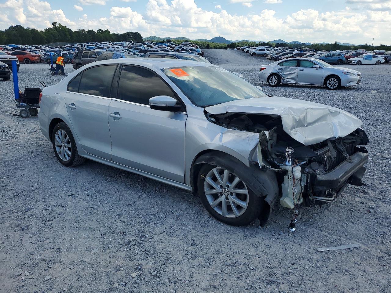 2014 Volkswagen Jetta Se Silver vin: 3VWD17AJ2EM314751
