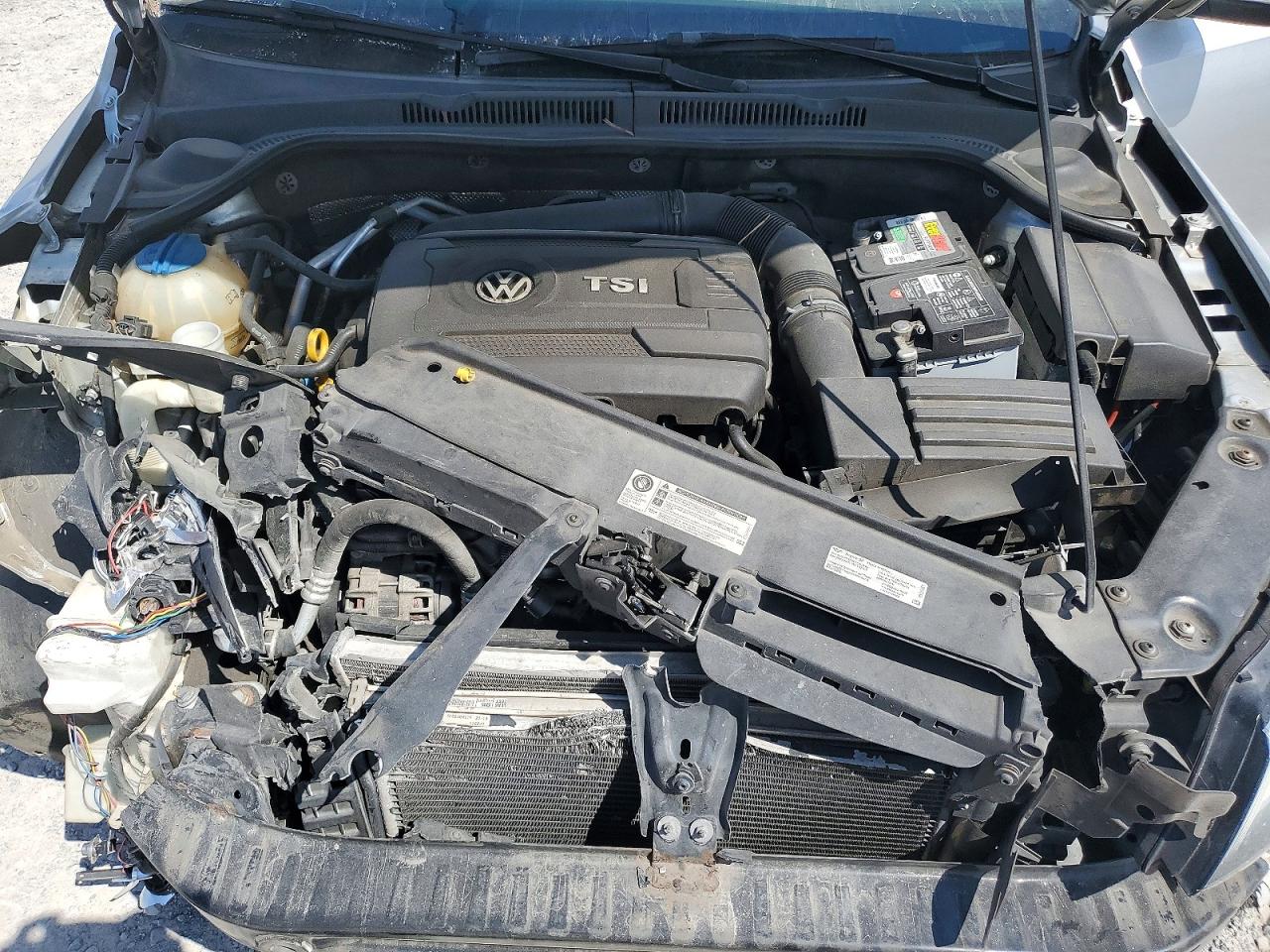 2014 Volkswagen Jetta Se Silver vin: 3VWD17AJ2EM314751