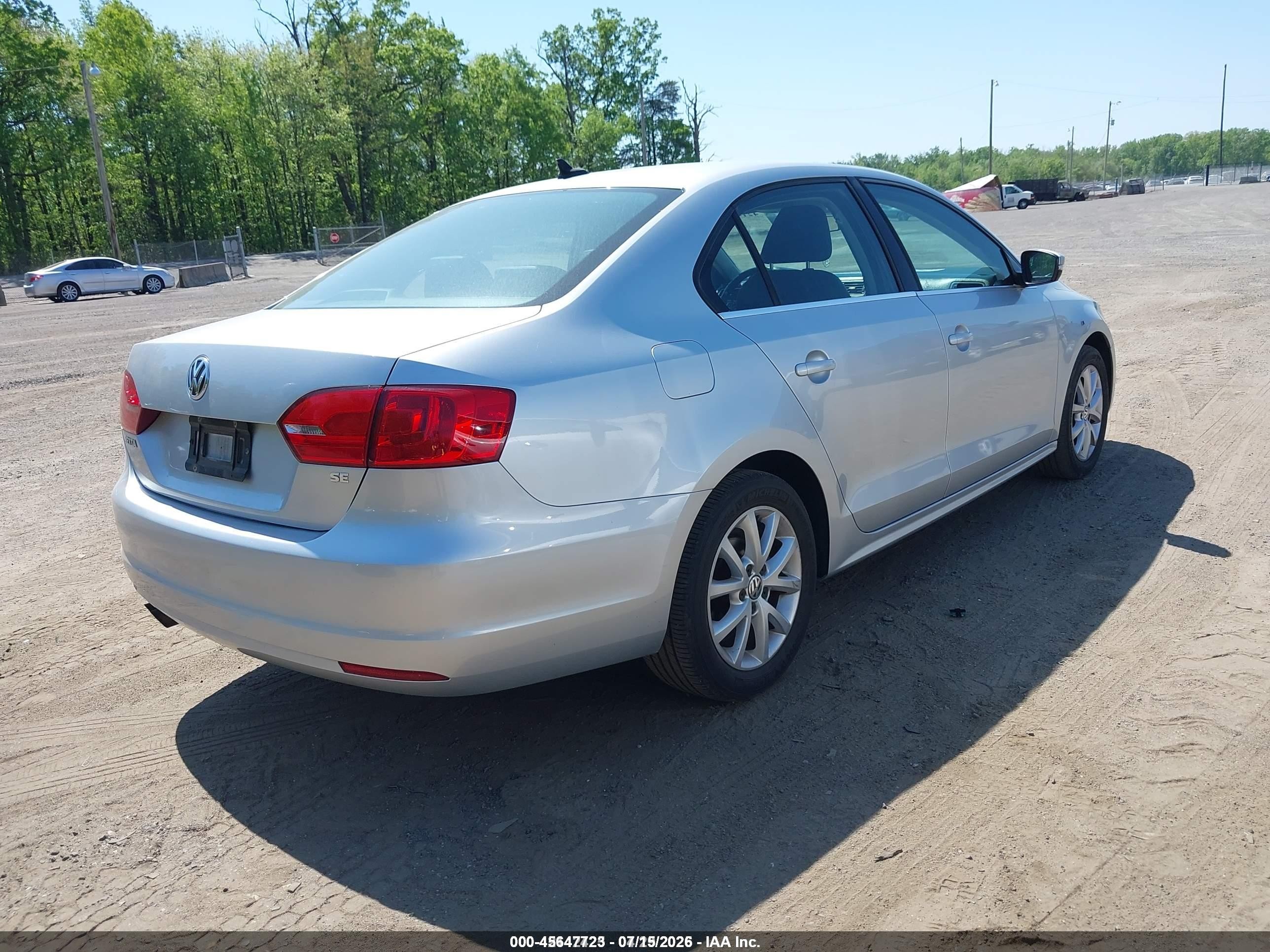 2014 Volkswagen Jetta 1.8t Se Серебряный vin: 3VWD17AJ2EM327662