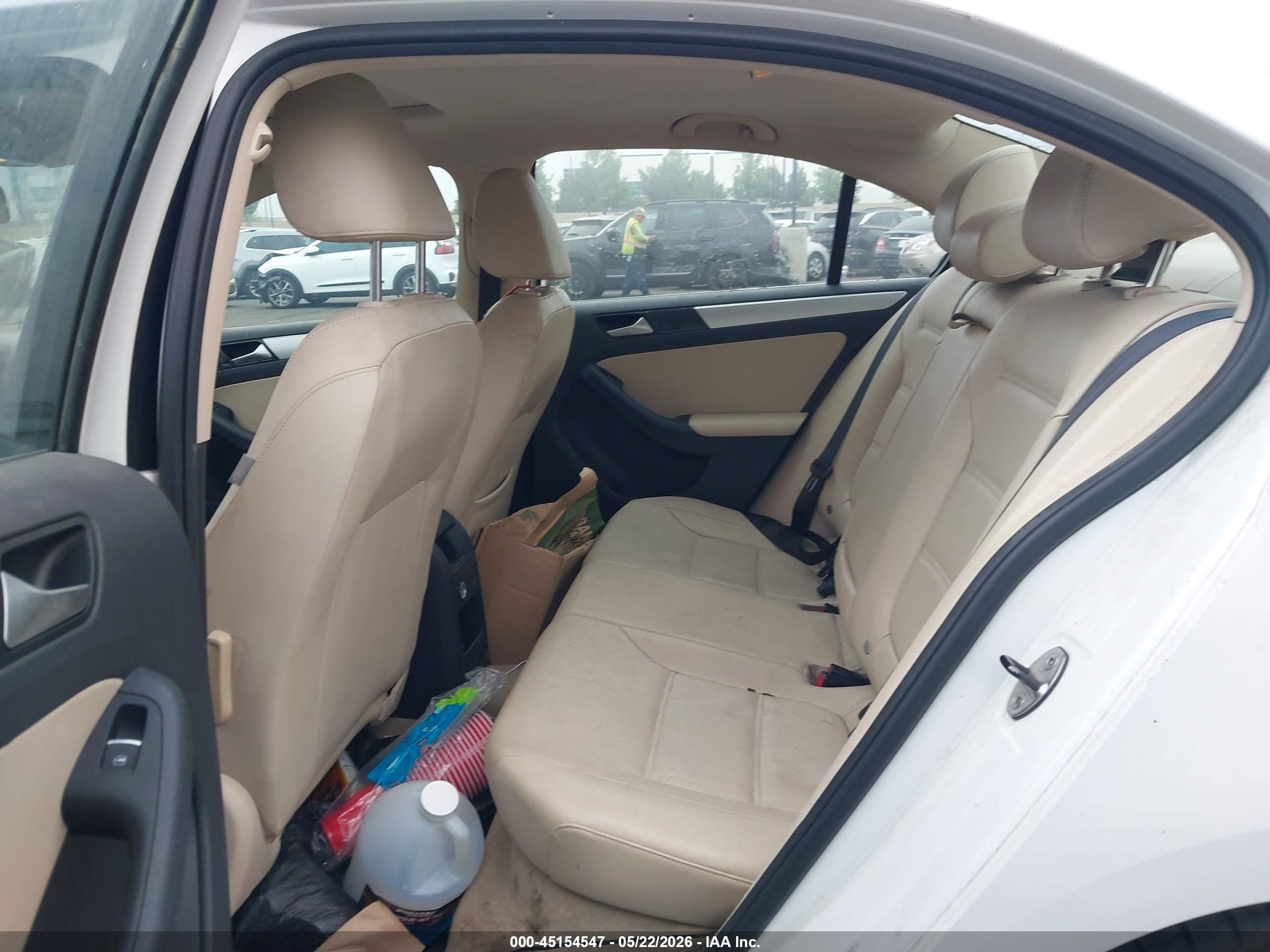 2014 Volkswagen Jetta 1.8t Se Белый vin: 3VWD17AJ2EM371659