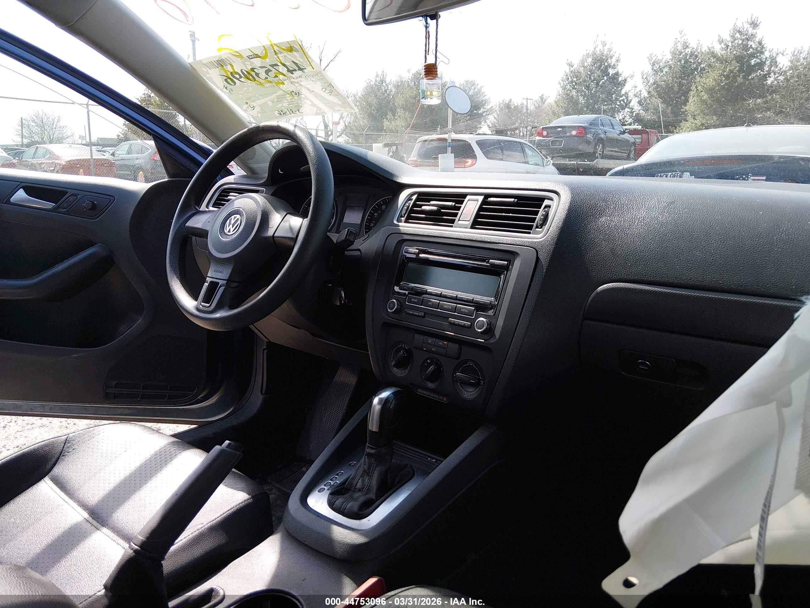 2014 Volkswagen Jetta 1.8t Se Blue vin: 3VWD17AJ2EM381902