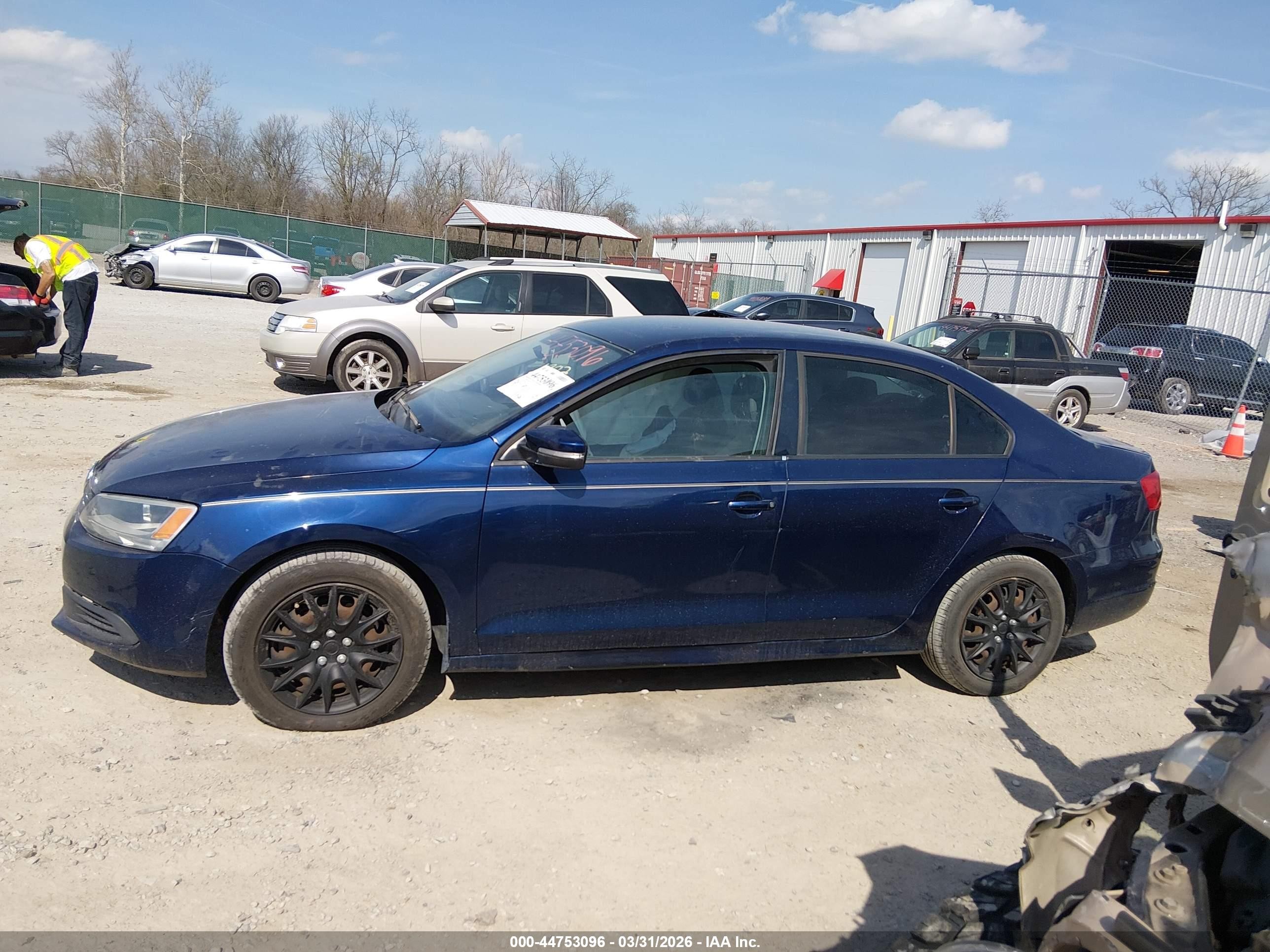 2014 Volkswagen Jetta 1.8t Se Blue vin: 3VWD17AJ2EM381902