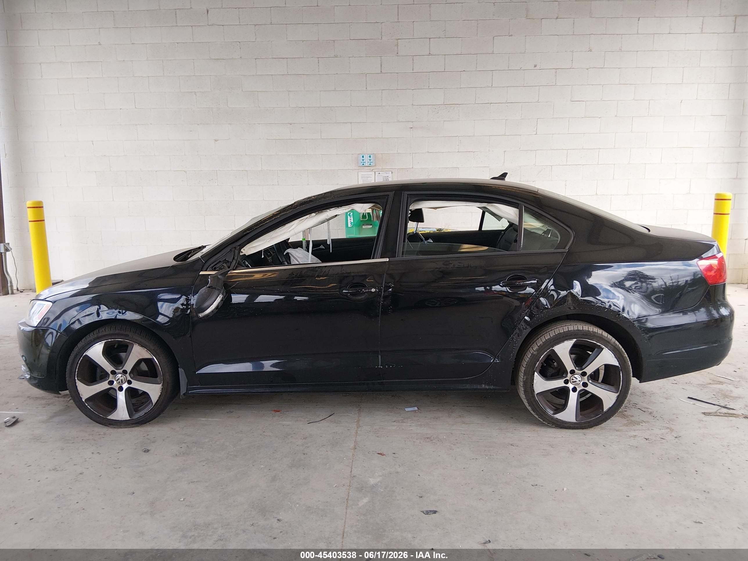 2014 Volkswagen Jetta 1.8t Se Black vin: 3VWD17AJ2EM391300