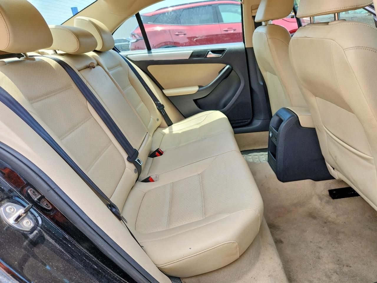 2014 Volkswagen Jetta Se Black vin: 3VWD17AJ2EM411335