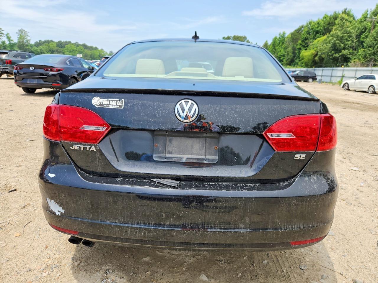 2014 Volkswagen Jetta Se Black vin: 3VWD17AJ2EM411335