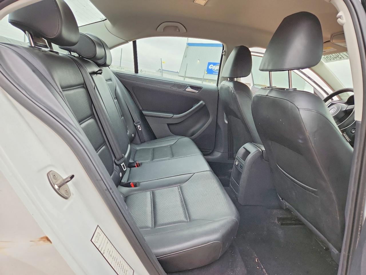 2014 Volkswagen Jetta Se White vin: 3VWD17AJ2EM424201