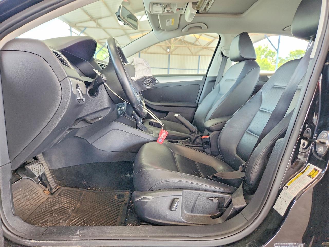 2014 Volkswagen Jetta Se Black vin: 3VWD17AJ2EM434601