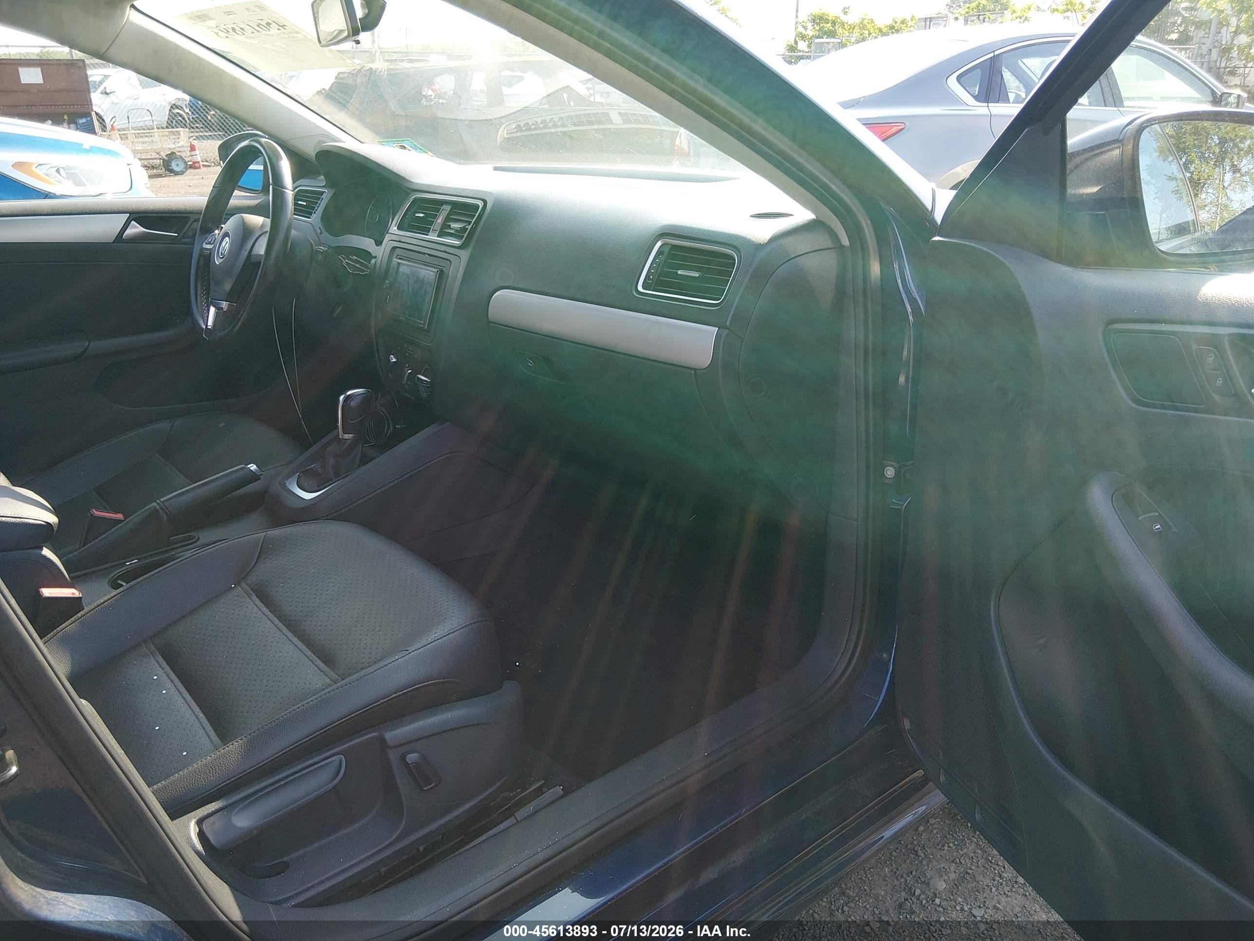 2014 Volkswagen Jetta 1.8t Se Blue vin: 3VWD17AJ2EM441774