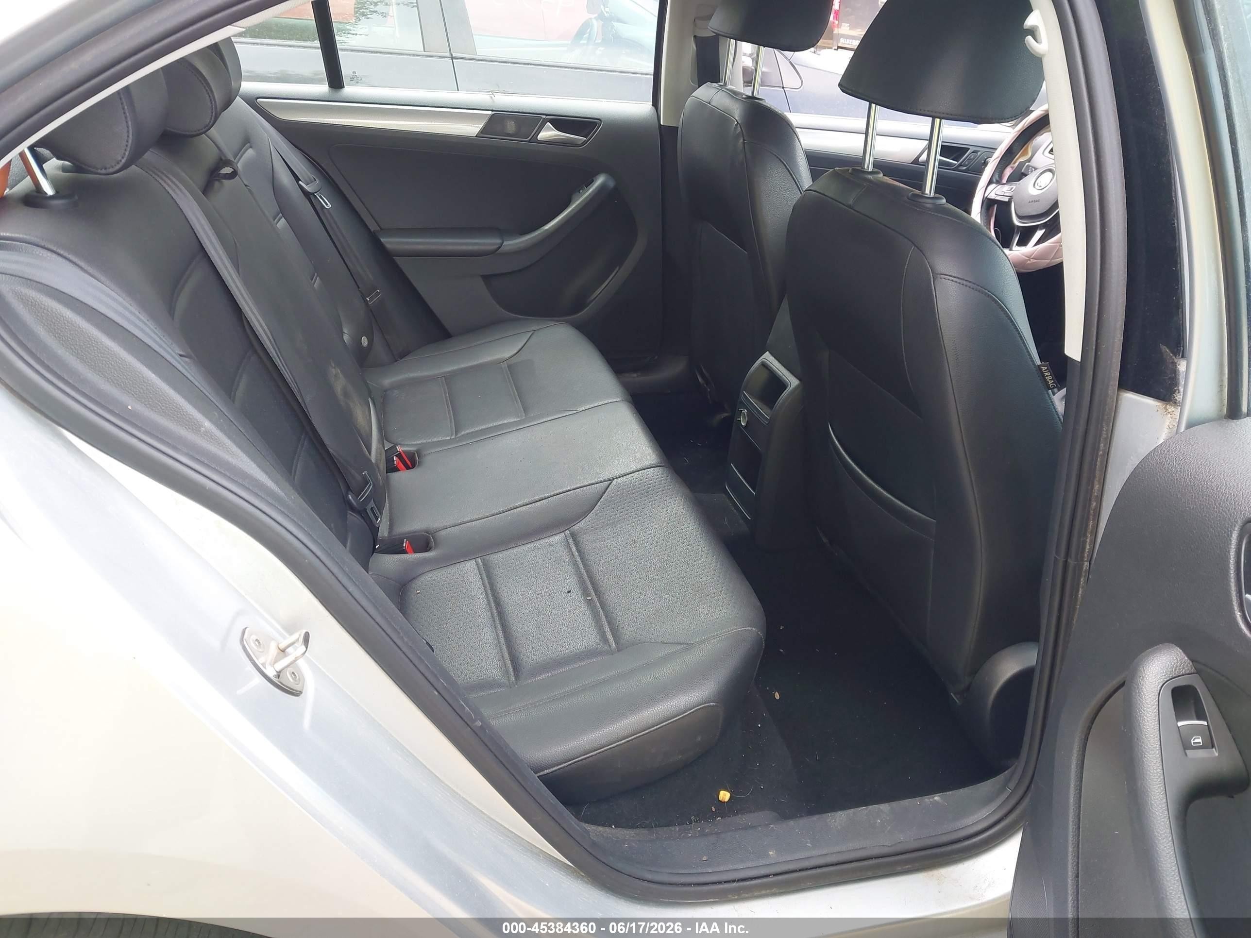 2015 Volkswagen Jetta 1.8t Se Silver vin: 3VWD17AJ2FM226171