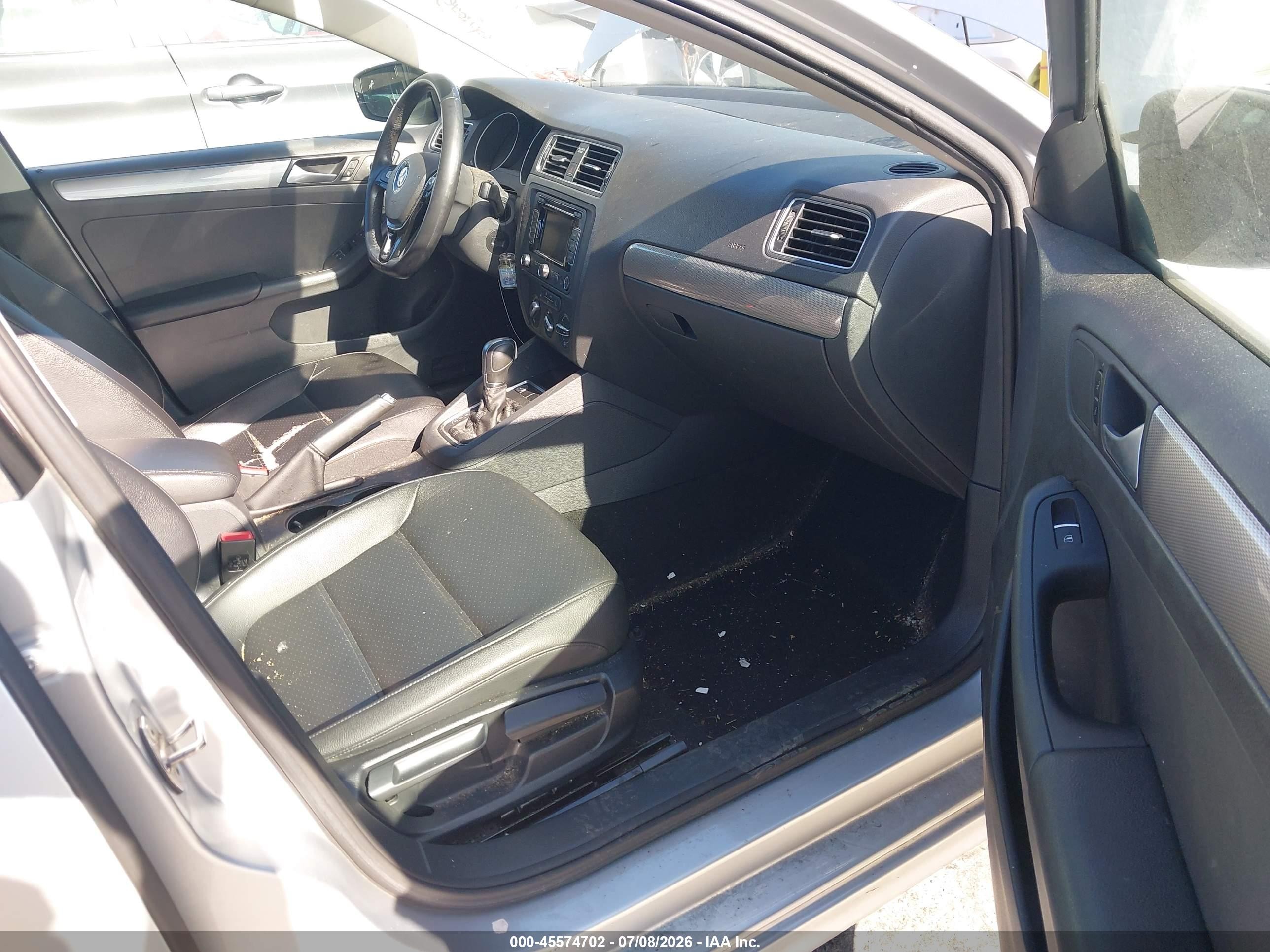 2015 Volkswagen Jetta 1.8t Se Silver vin: 3VWD17AJ2FM254486