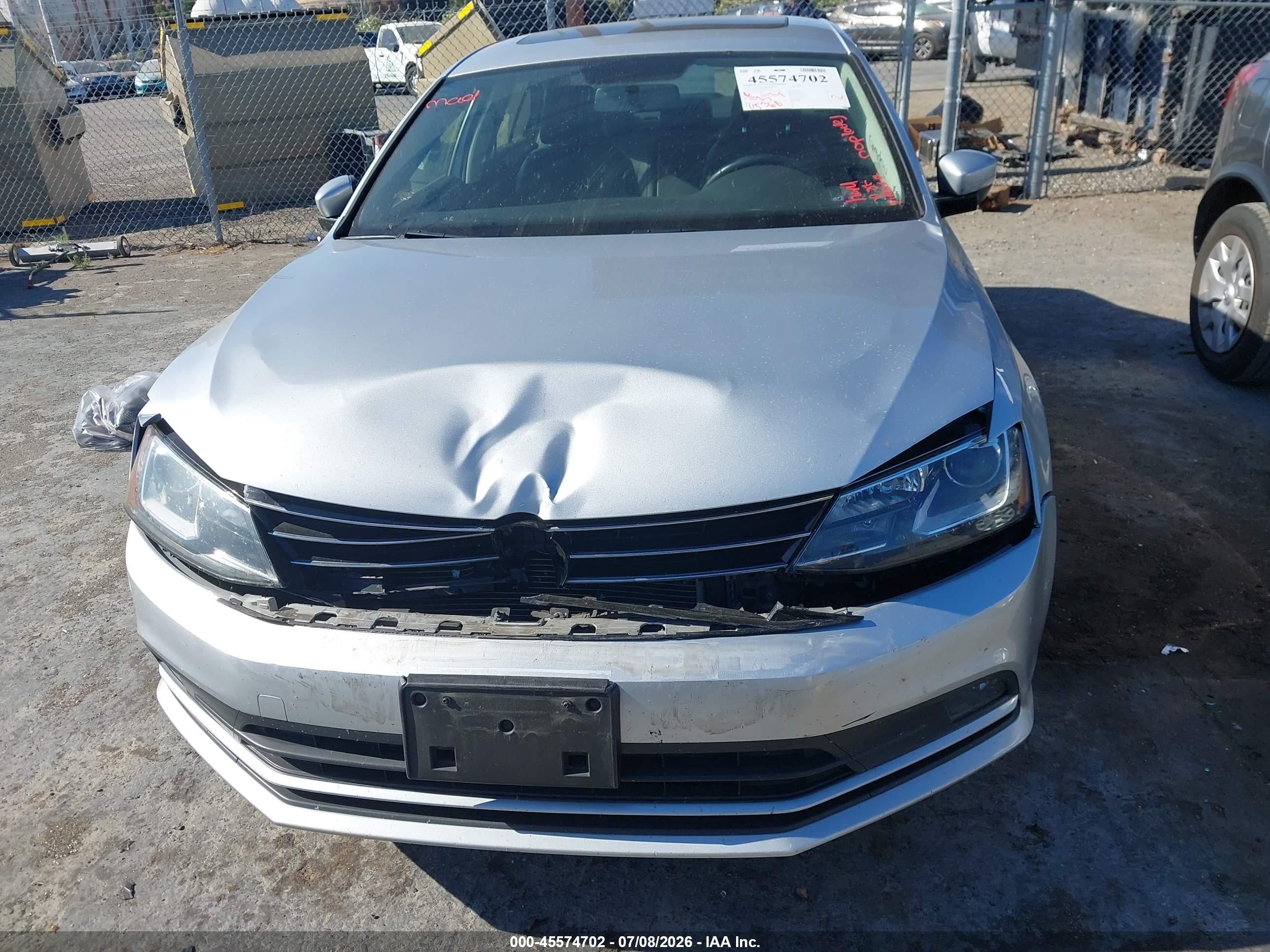 2015 Volkswagen Jetta 1.8t Se Silver vin: 3VWD17AJ2FM254486