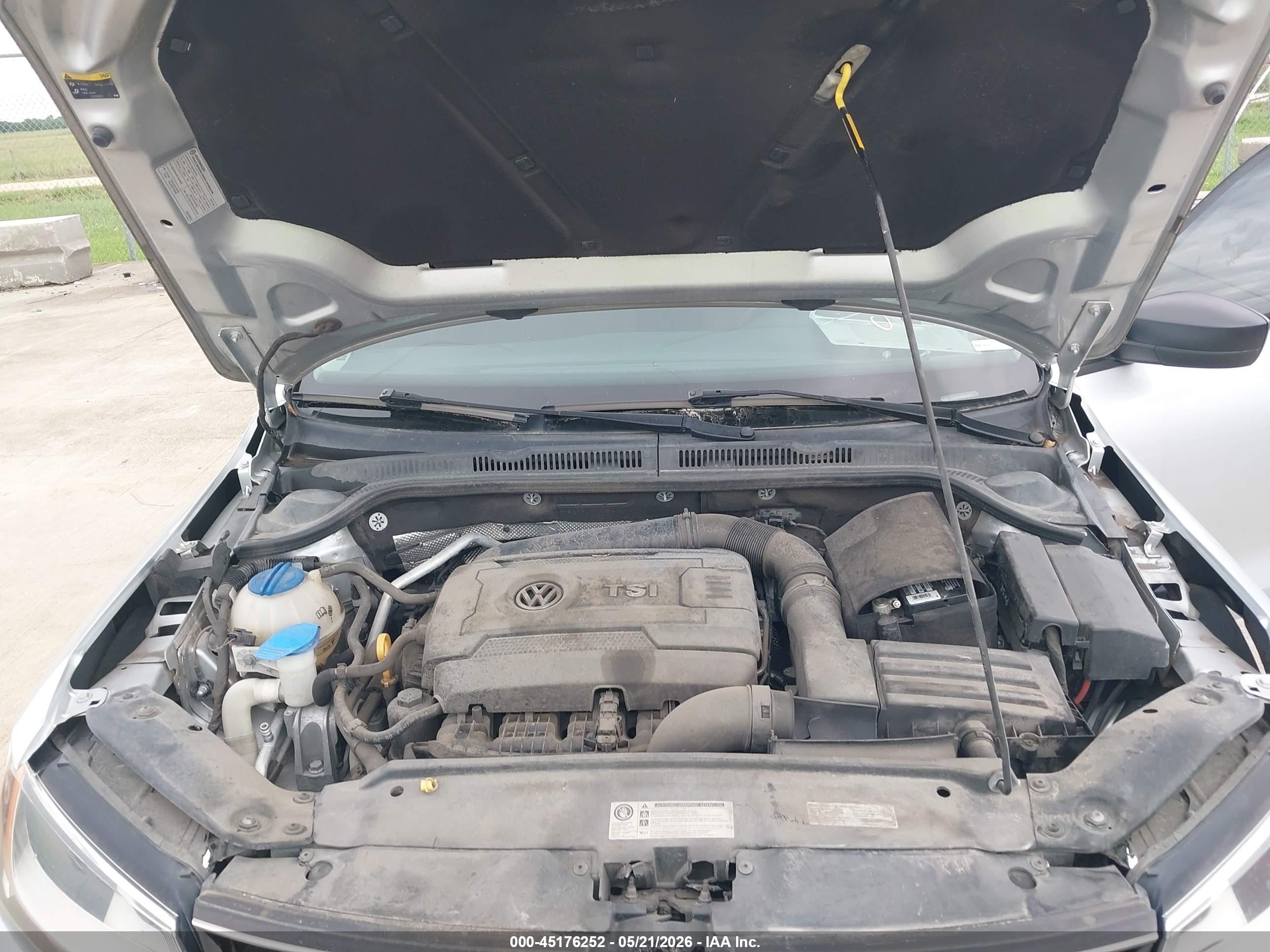 2015 Volkswagen Jetta 1.8t Se Silver vin: 3VWD17AJ2FM258621