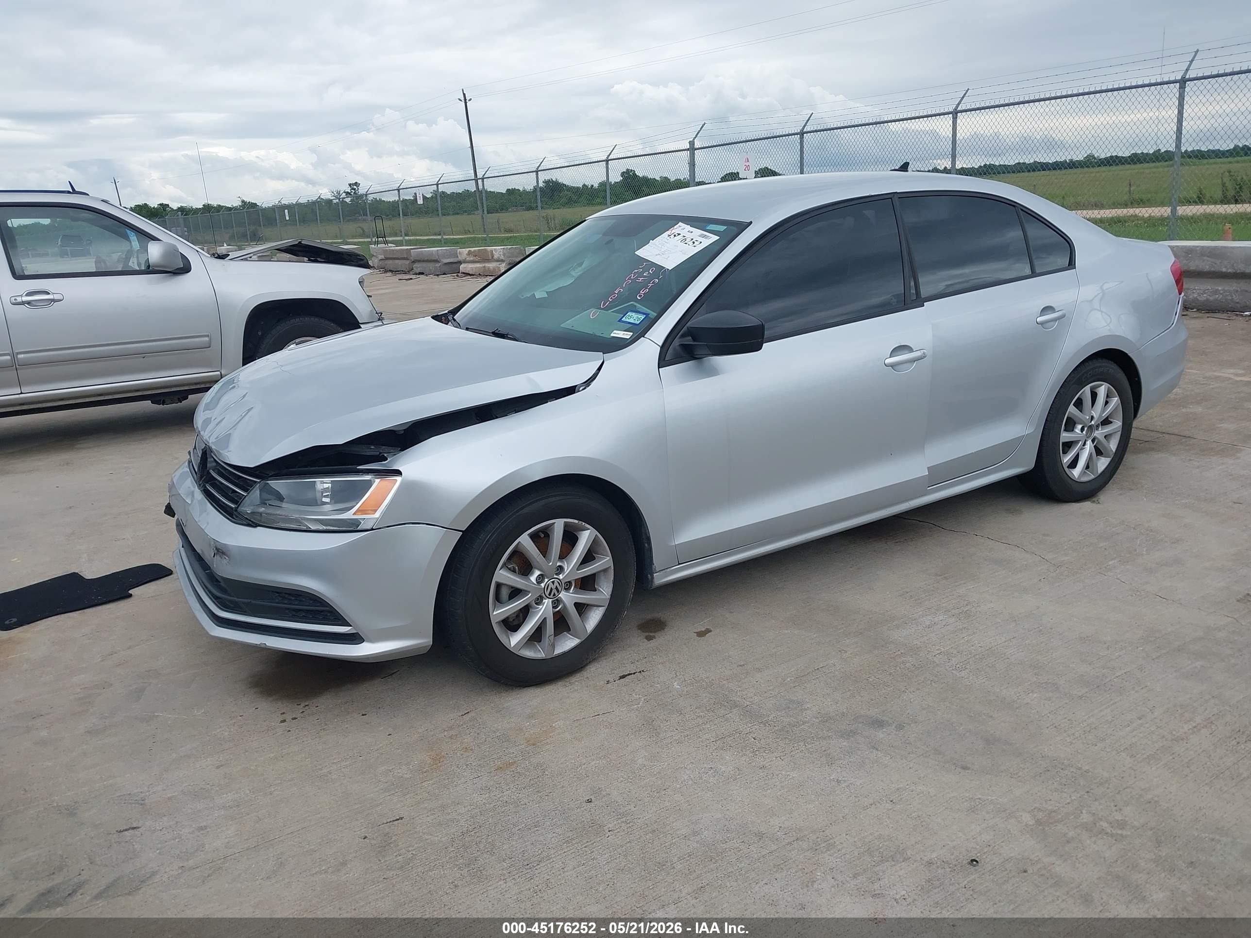2015 Volkswagen Jetta 1.8t Se Silver vin: 3VWD17AJ2FM258621