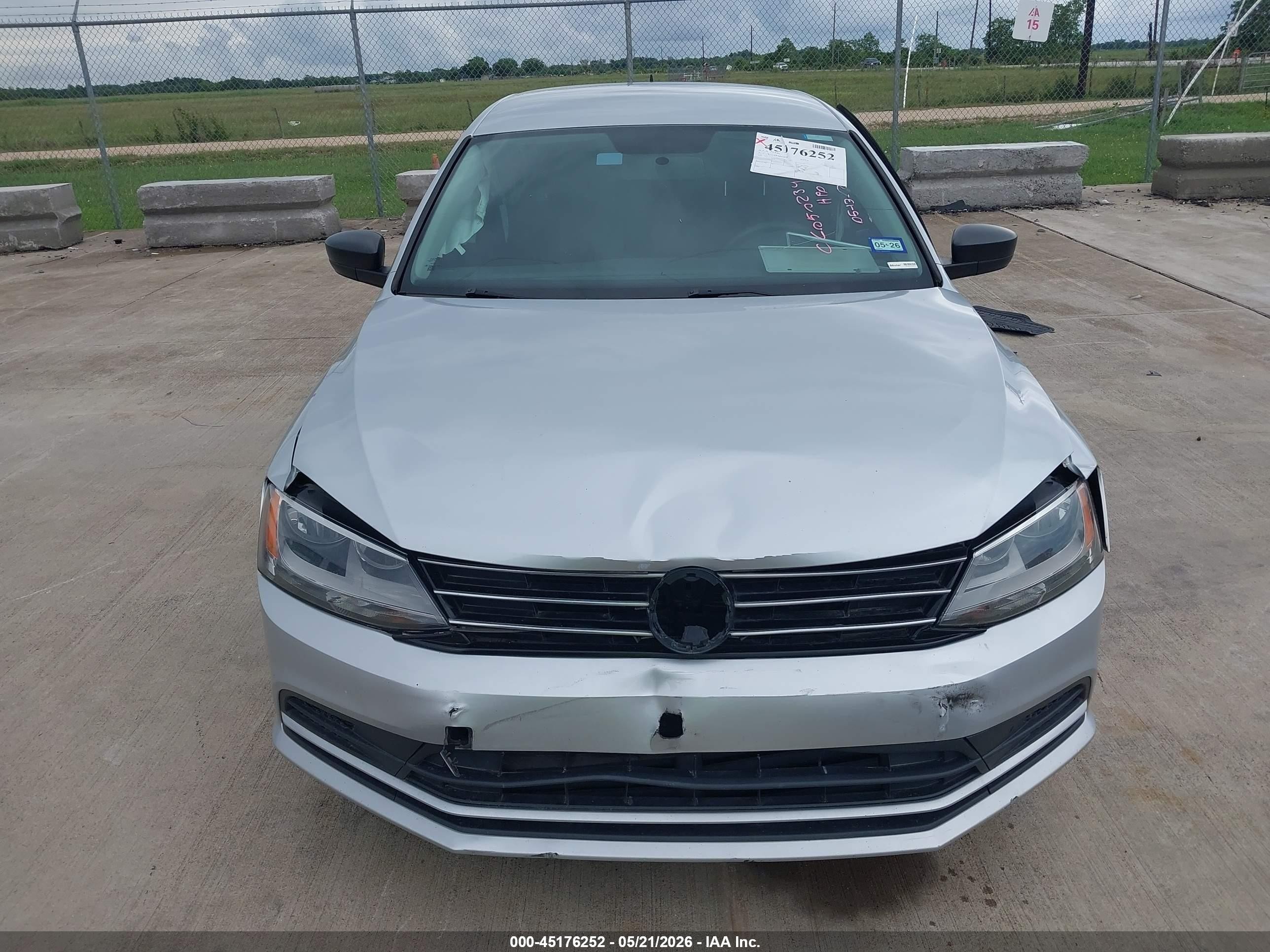 2015 Volkswagen Jetta 1.8t Se Silver vin: 3VWD17AJ2FM258621