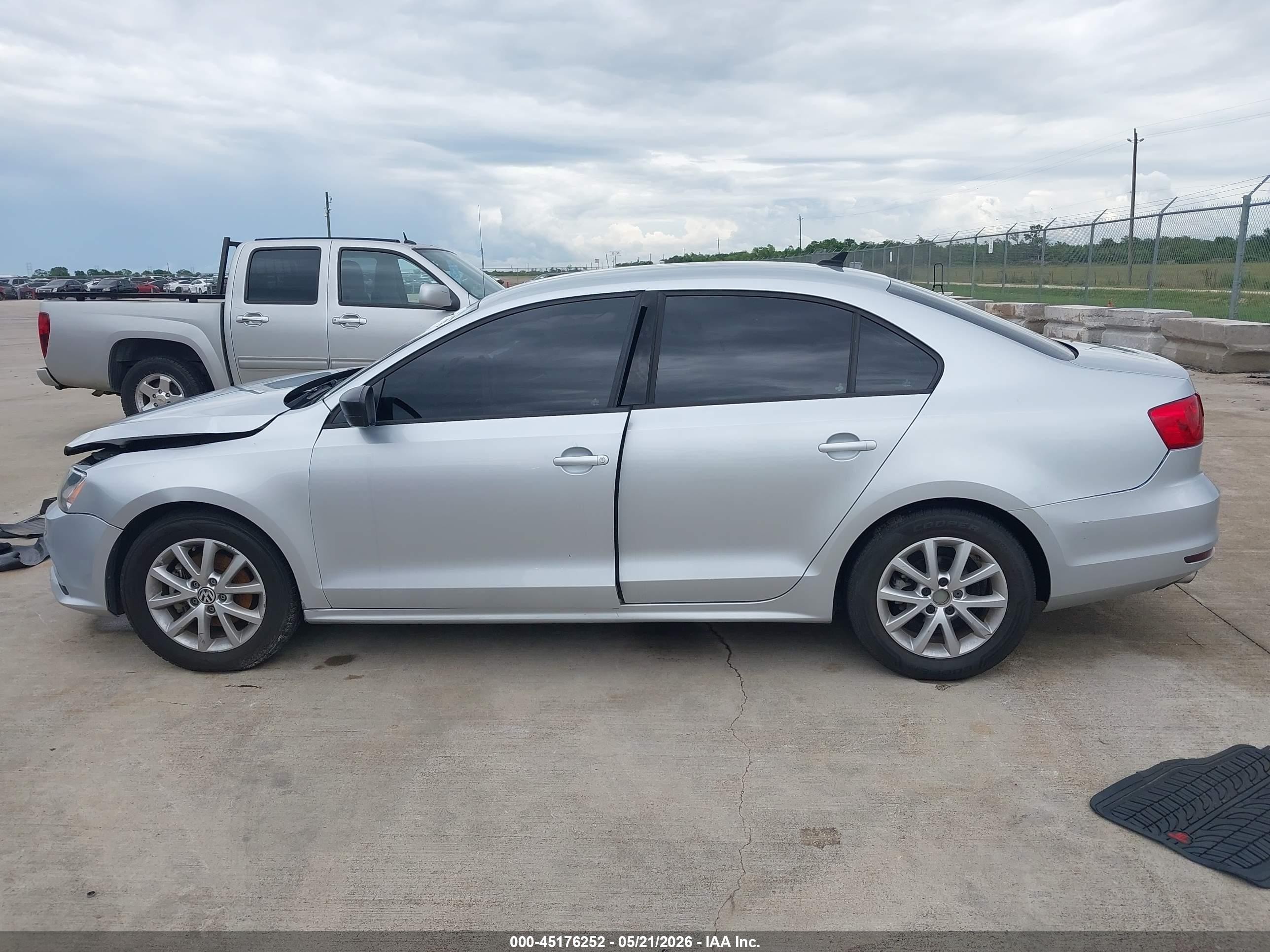 2015 Volkswagen Jetta 1.8t Se Silver vin: 3VWD17AJ2FM258621
