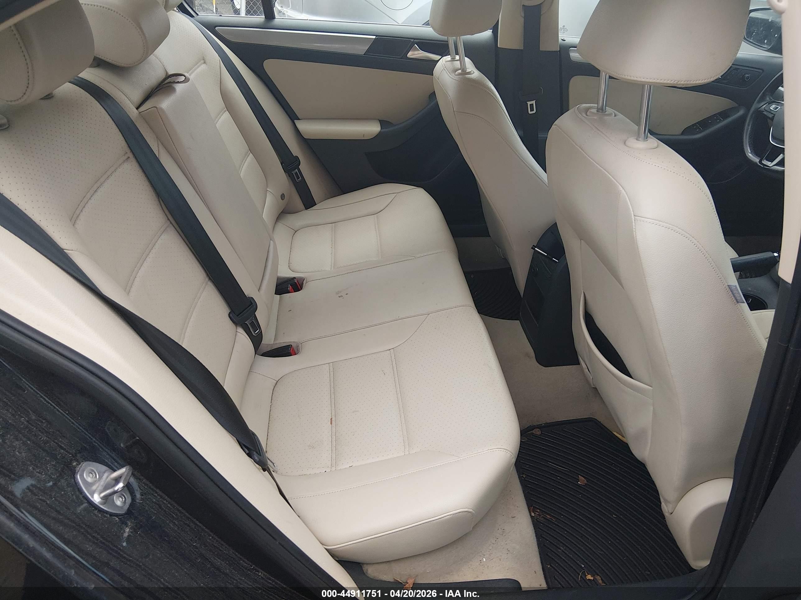 2015 Volkswagen Jetta 1.8t Se Black vin: 3VWD17AJ2FM305033