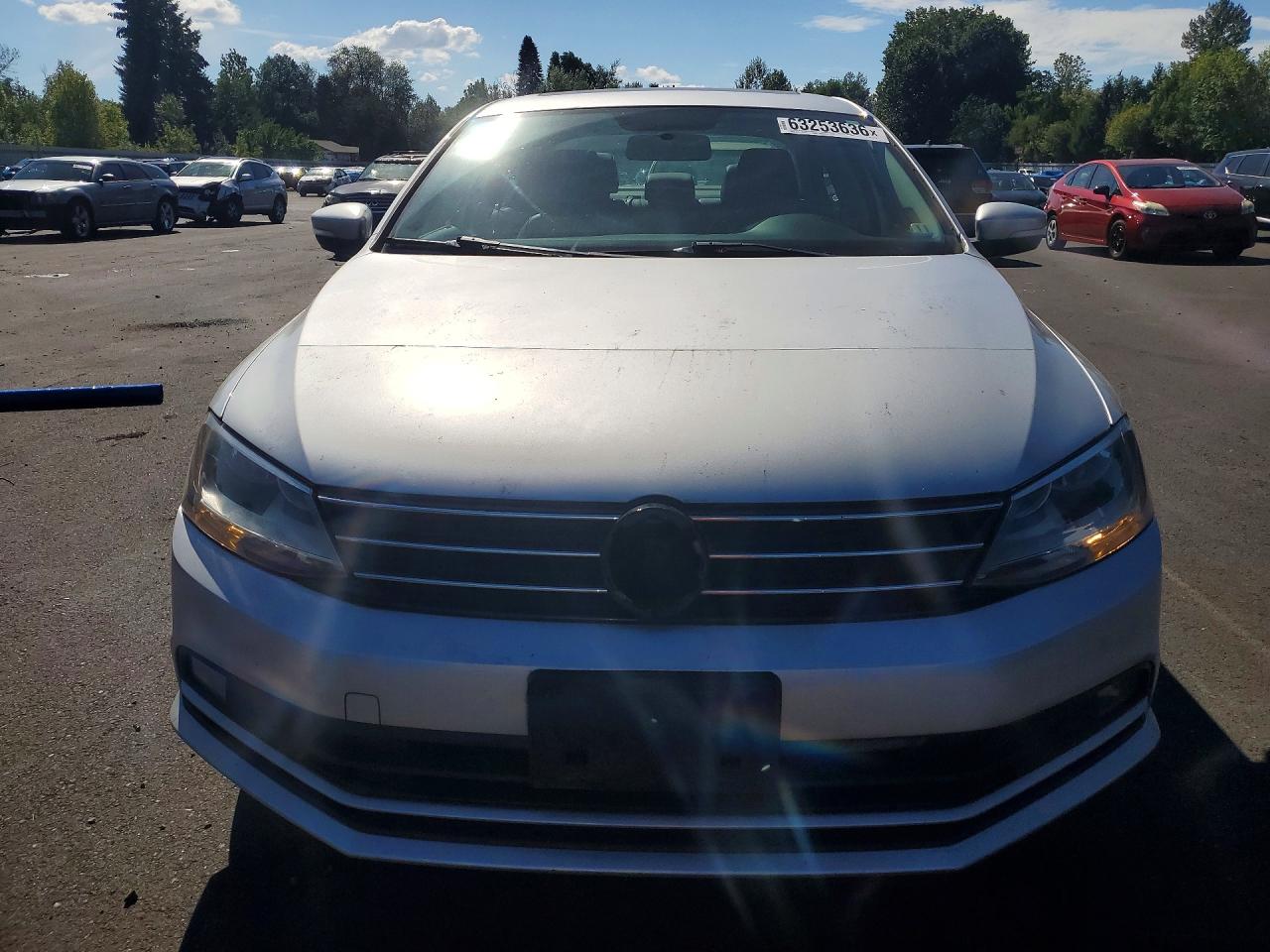 2015 Volkswagen Jetta Se Серебряный vin: 3VWD17AJ2FM311219