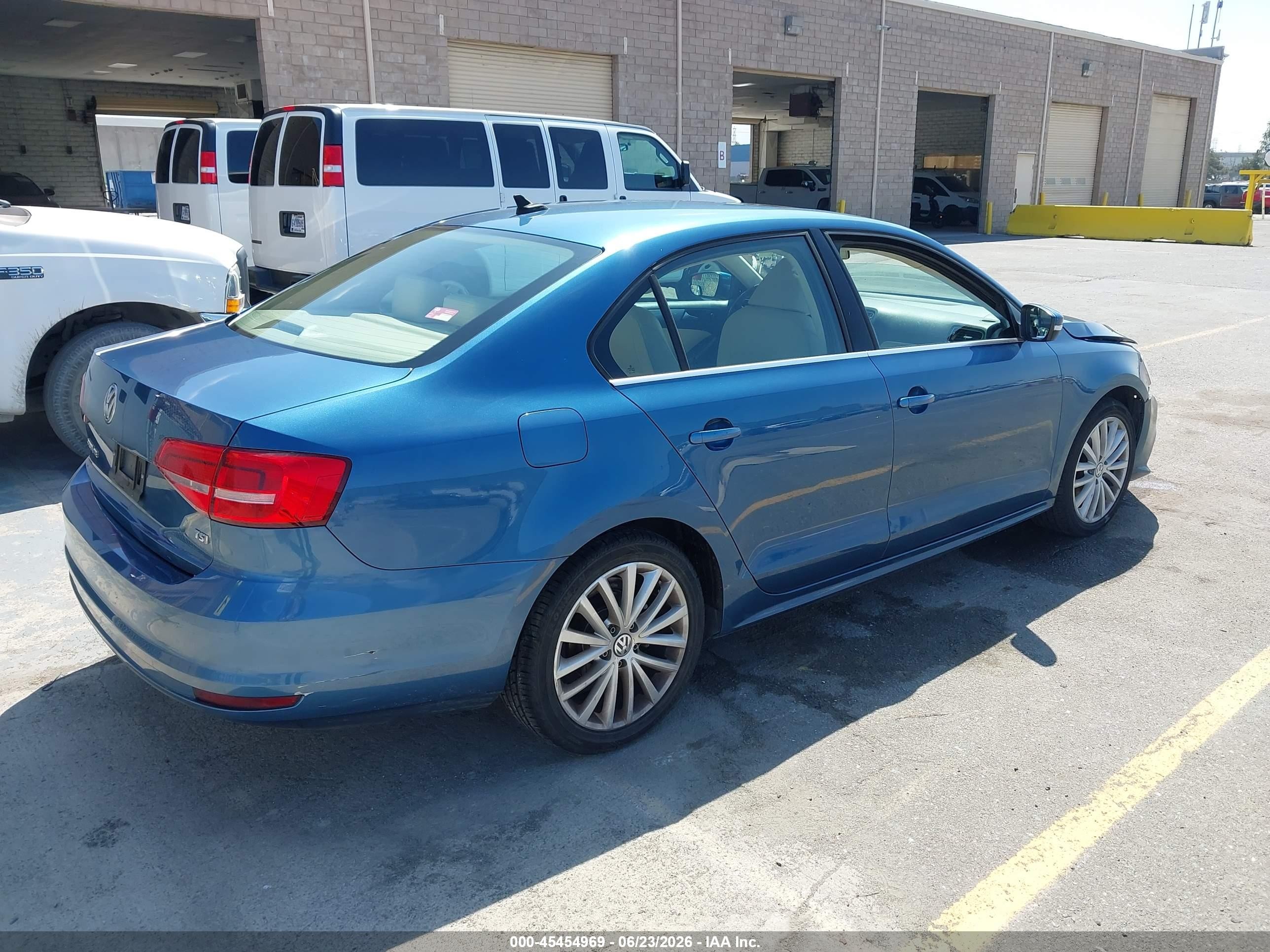 2015 Volkswagen Jetta 1.8t Se Blue vin: 3VWD17AJ2FM404015