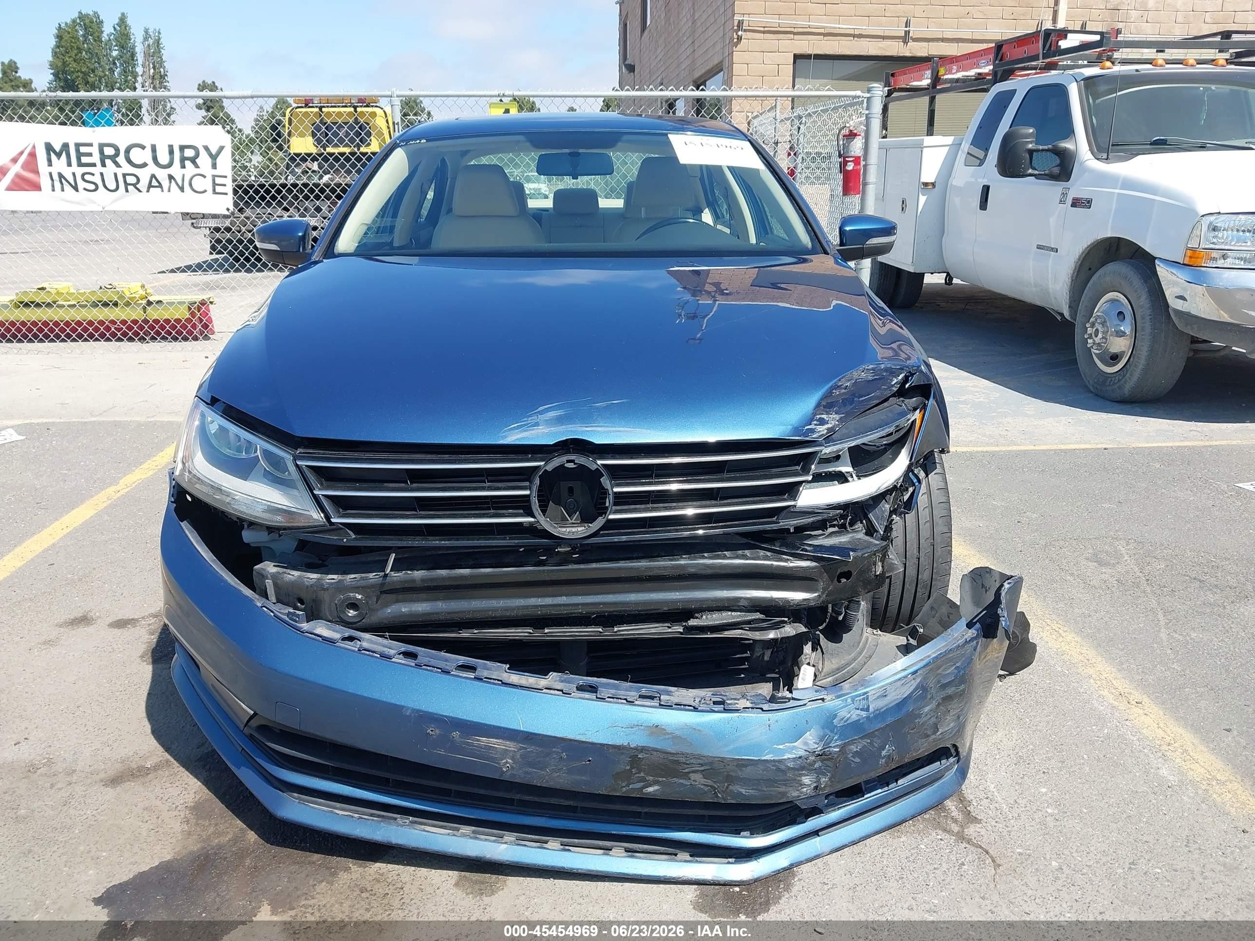 2015 Volkswagen Jetta 1.8t Se Blue vin: 3VWD17AJ2FM404015