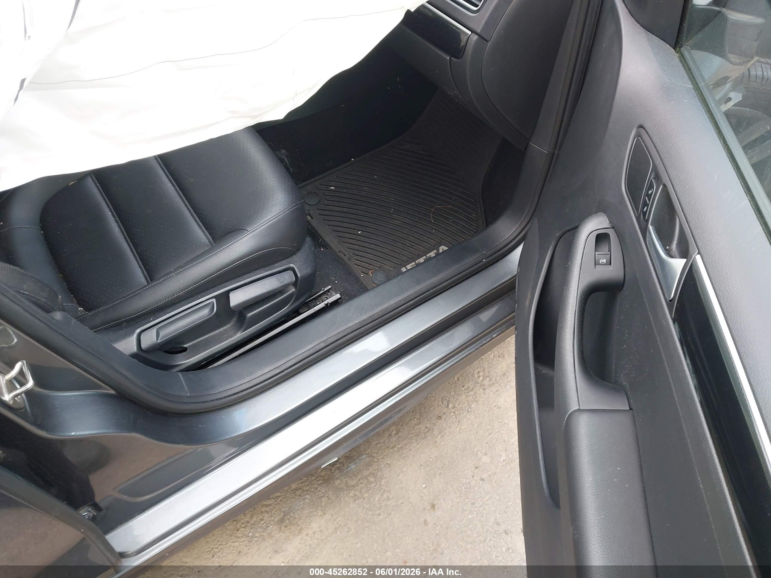 2018 Volkswagen Jetta 1.8t Se Sport Серый vin: 3VWD17AJ2JM242606