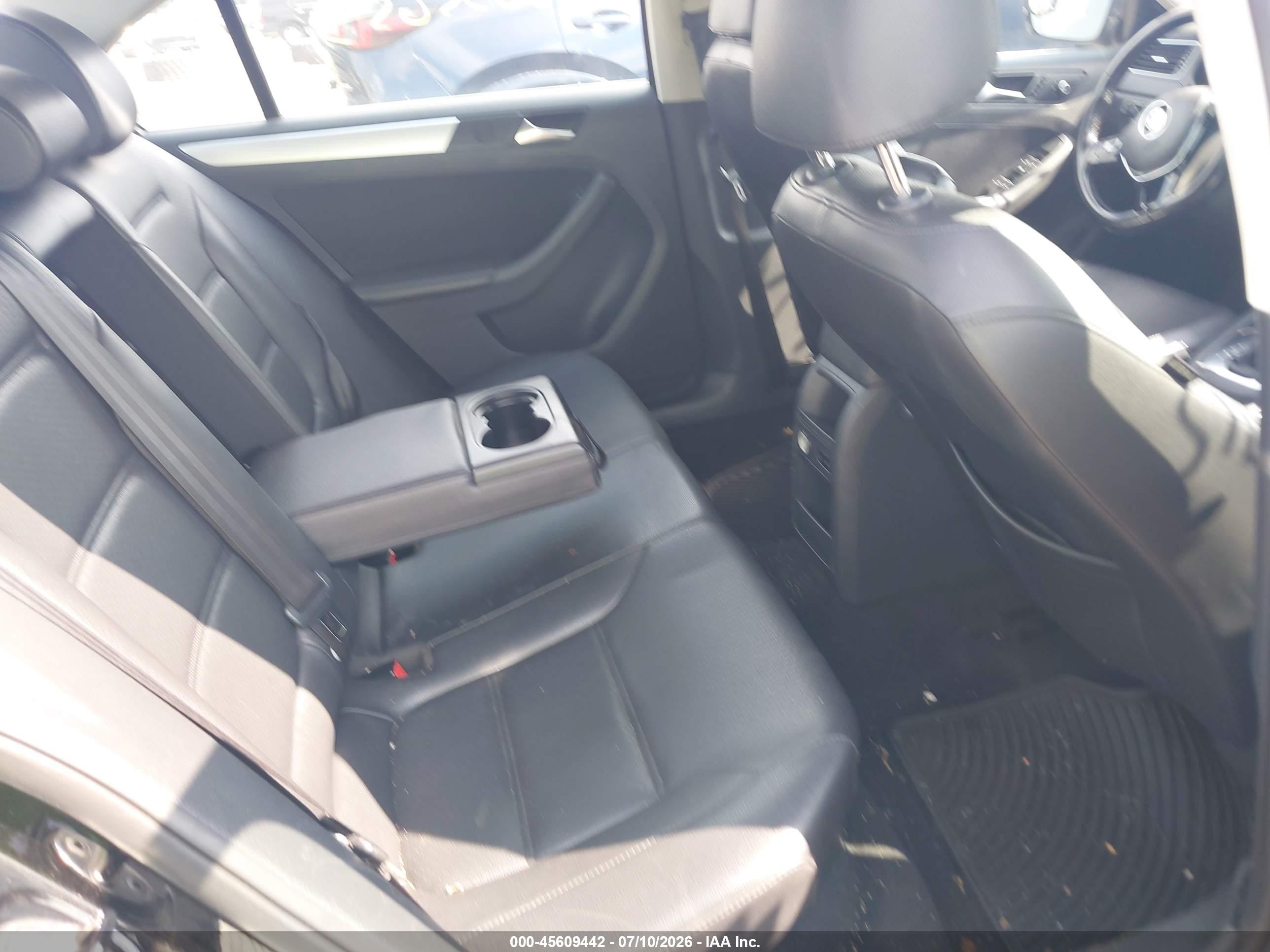 2014 Volkswagen Jetta 1.8t Se Black vin: 3VWD17AJ3EM238571