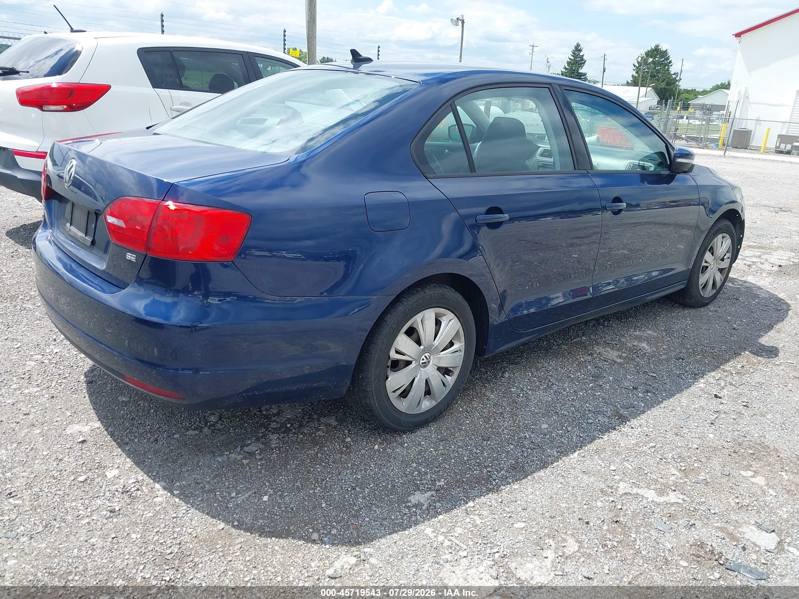 2014 Volkswagen Jetta 1.8t Se Blue vin: 3VWD17AJ3EM240319