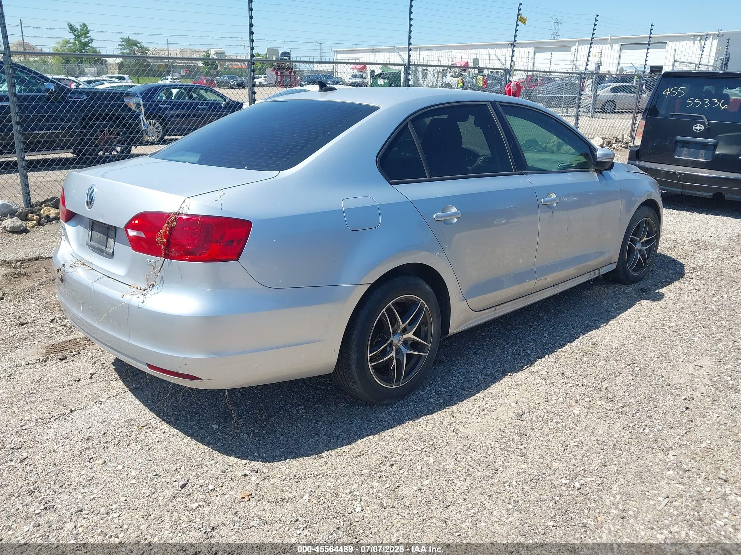 2014 Volkswagen Jetta 1.8t Se Серебряный vin: 3VWD17AJ3EM268962
