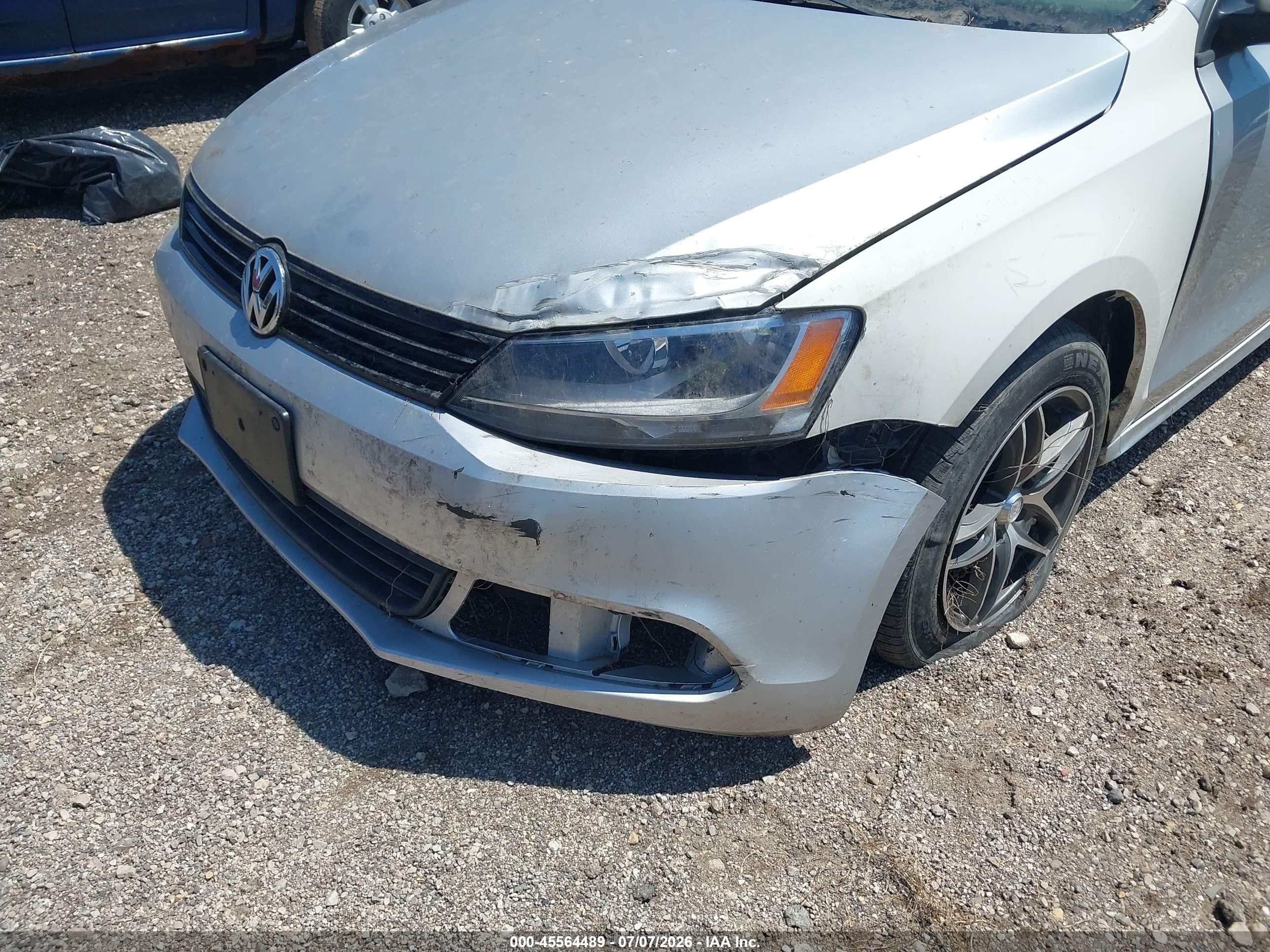 2014 Volkswagen Jetta 1.8t Se Серебряный vin: 3VWD17AJ3EM268962