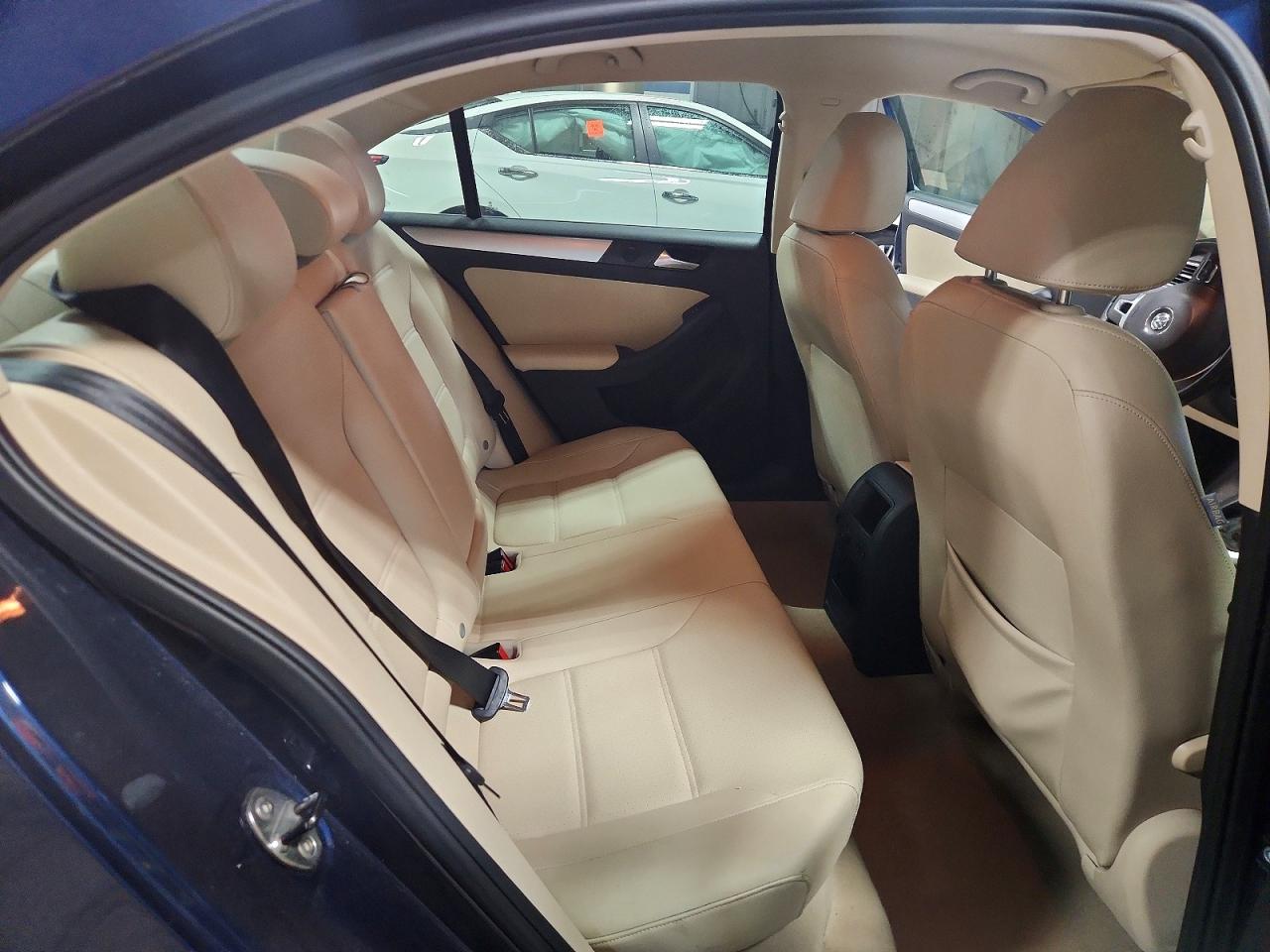 2014 Volkswagen Jetta Se Blue vin: 3VWD17AJ3EM302916