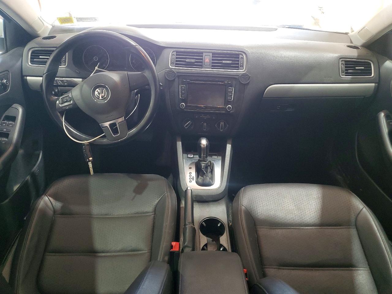 2014 Volkswagen Jetta Se White vin: 3VWD17AJ3EM322132