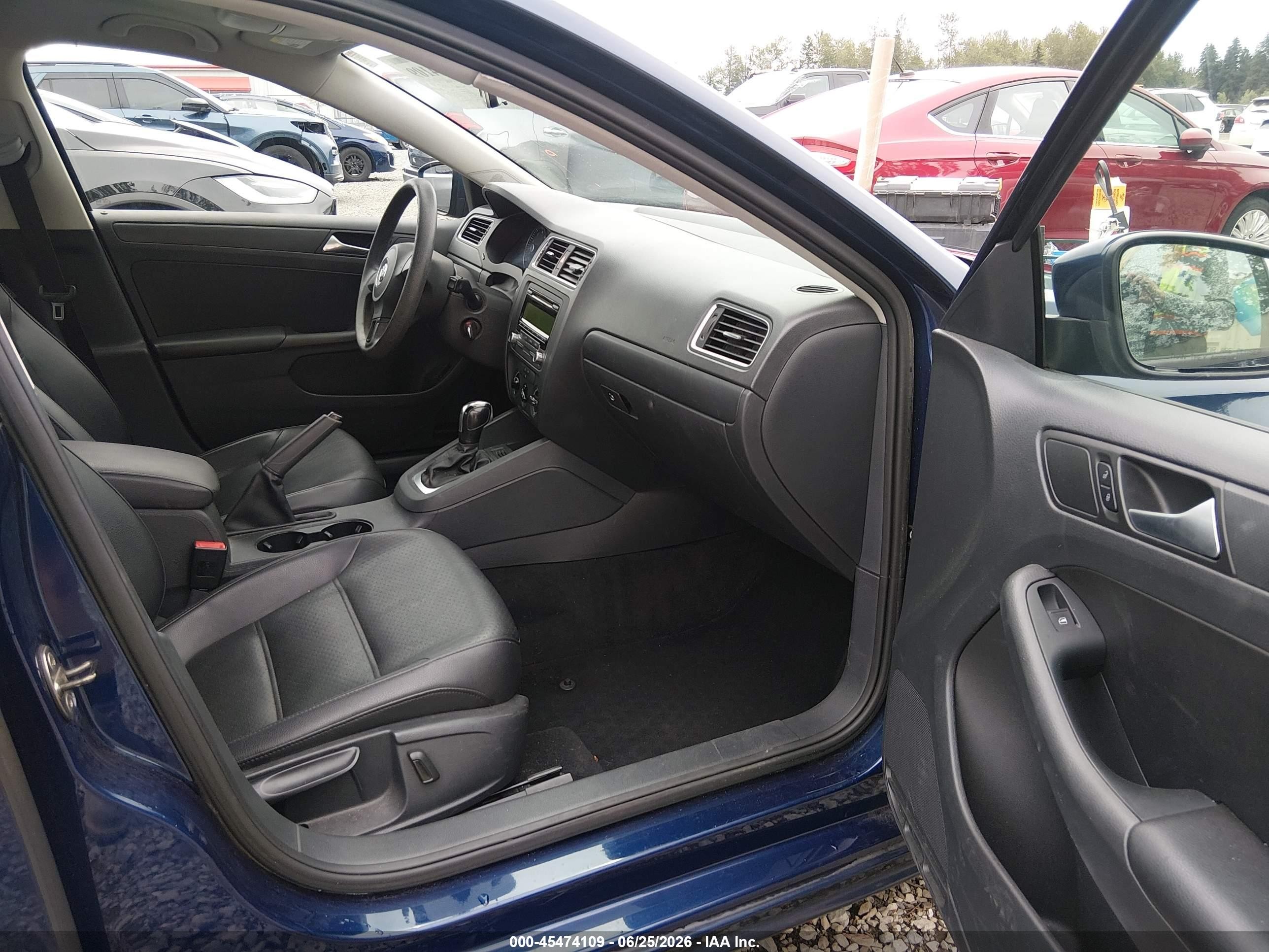 2014 Volkswagen Jetta 1.8t Se Blue vin: 3VWD17AJ3EM422408