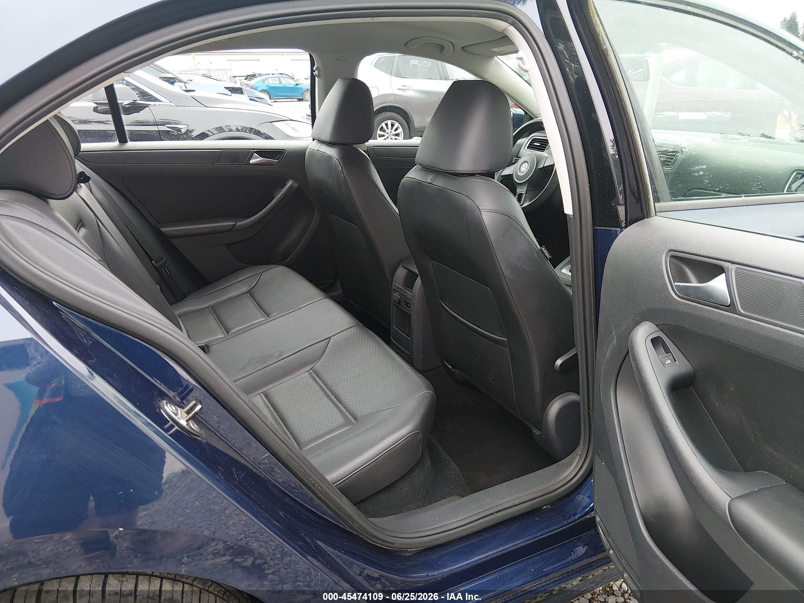2014 Volkswagen Jetta 1.8t Se Blue vin: 3VWD17AJ3EM422408