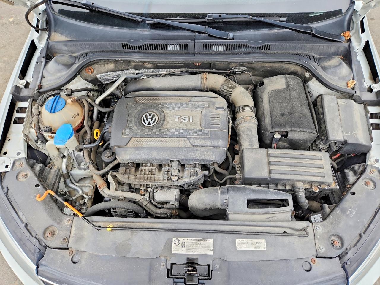 2015 Volkswagen Jetta Se White vin: 3VWD17AJ3FM203806