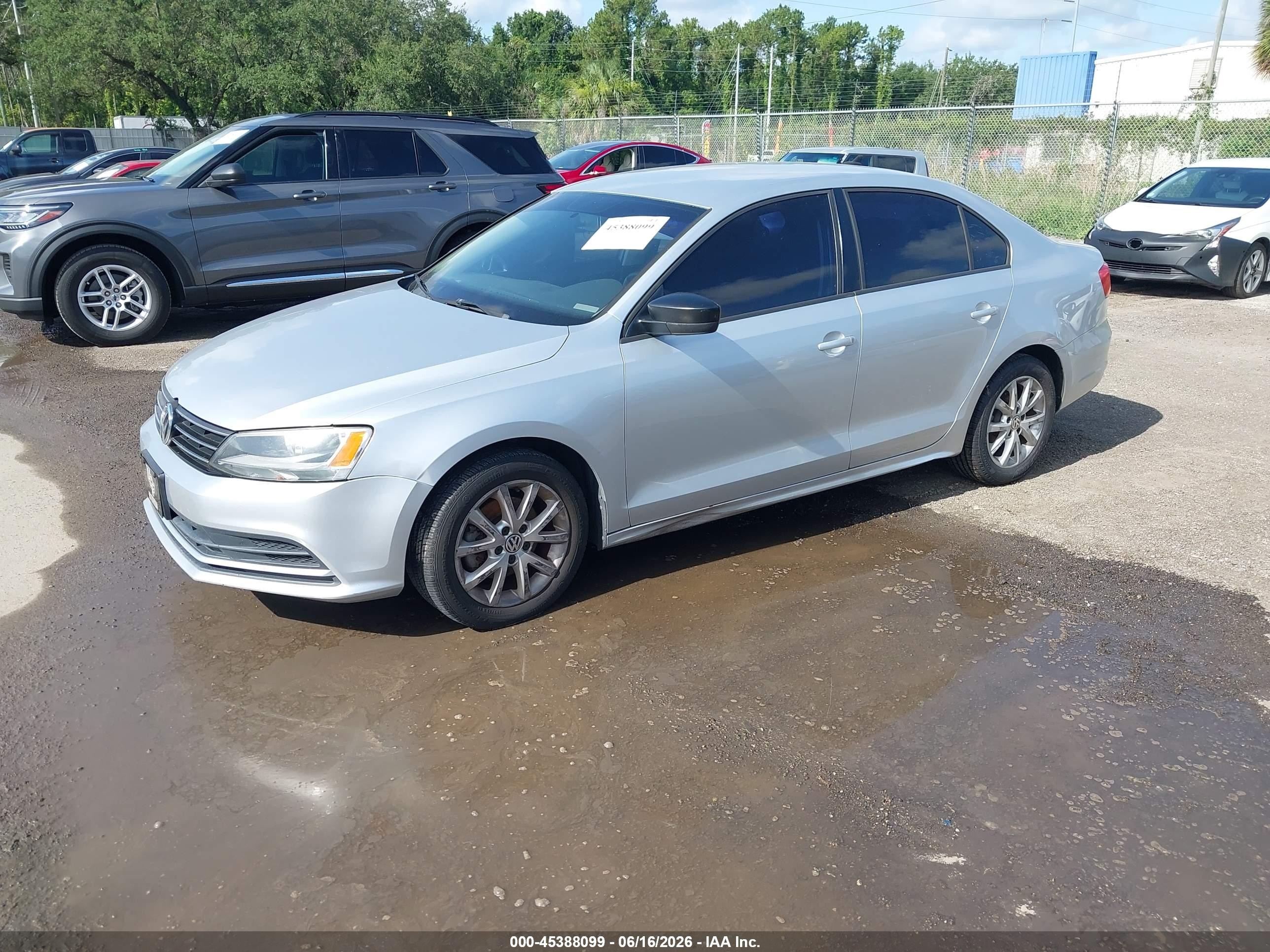 2015 Volkswagen Jetta 1.8t Se Silver vin: 3VWD17AJ3FM217317