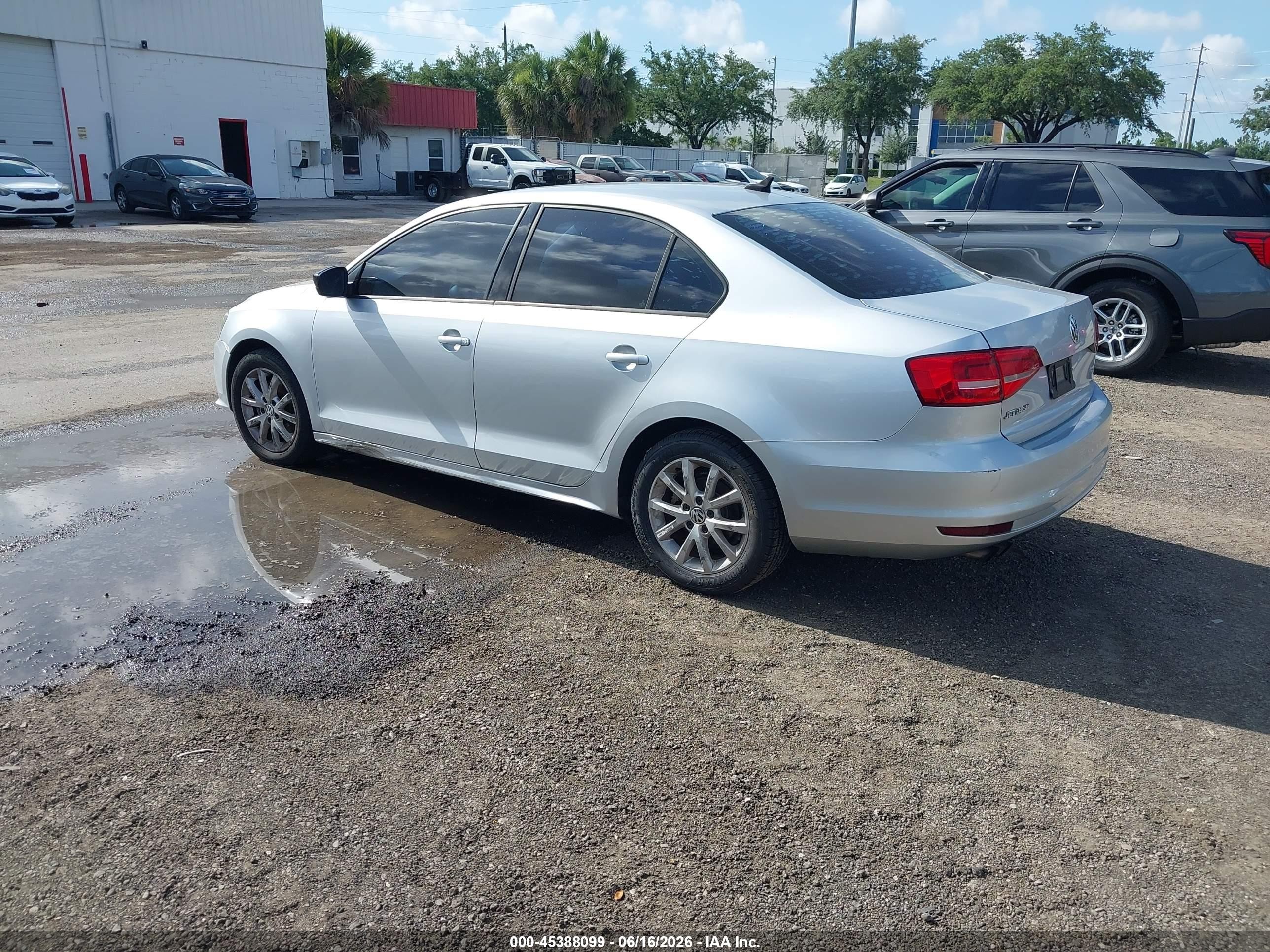 2015 Volkswagen Jetta 1.8t Se Silver vin: 3VWD17AJ3FM217317