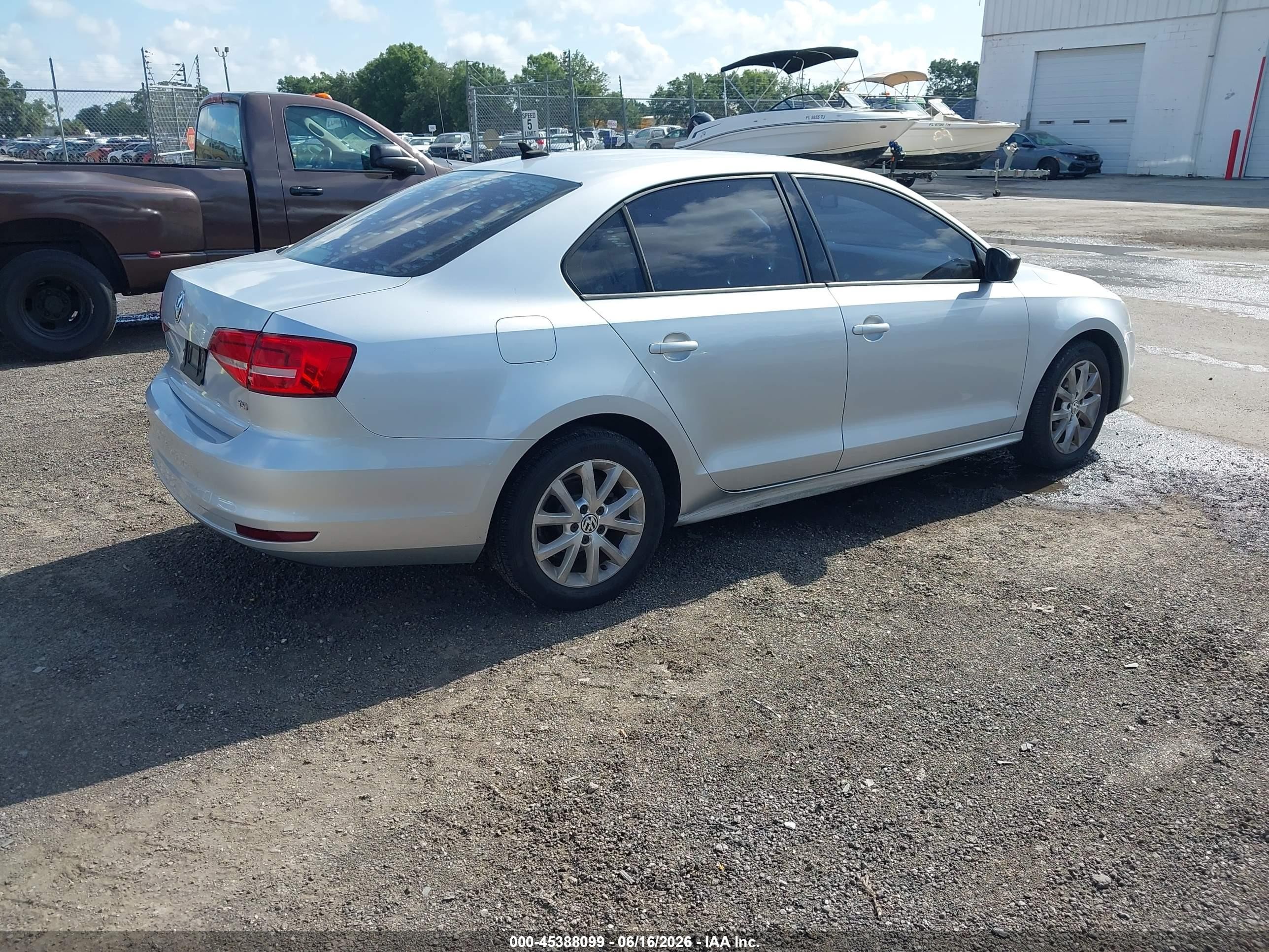 2015 Volkswagen Jetta 1.8t Se Silver vin: 3VWD17AJ3FM217317