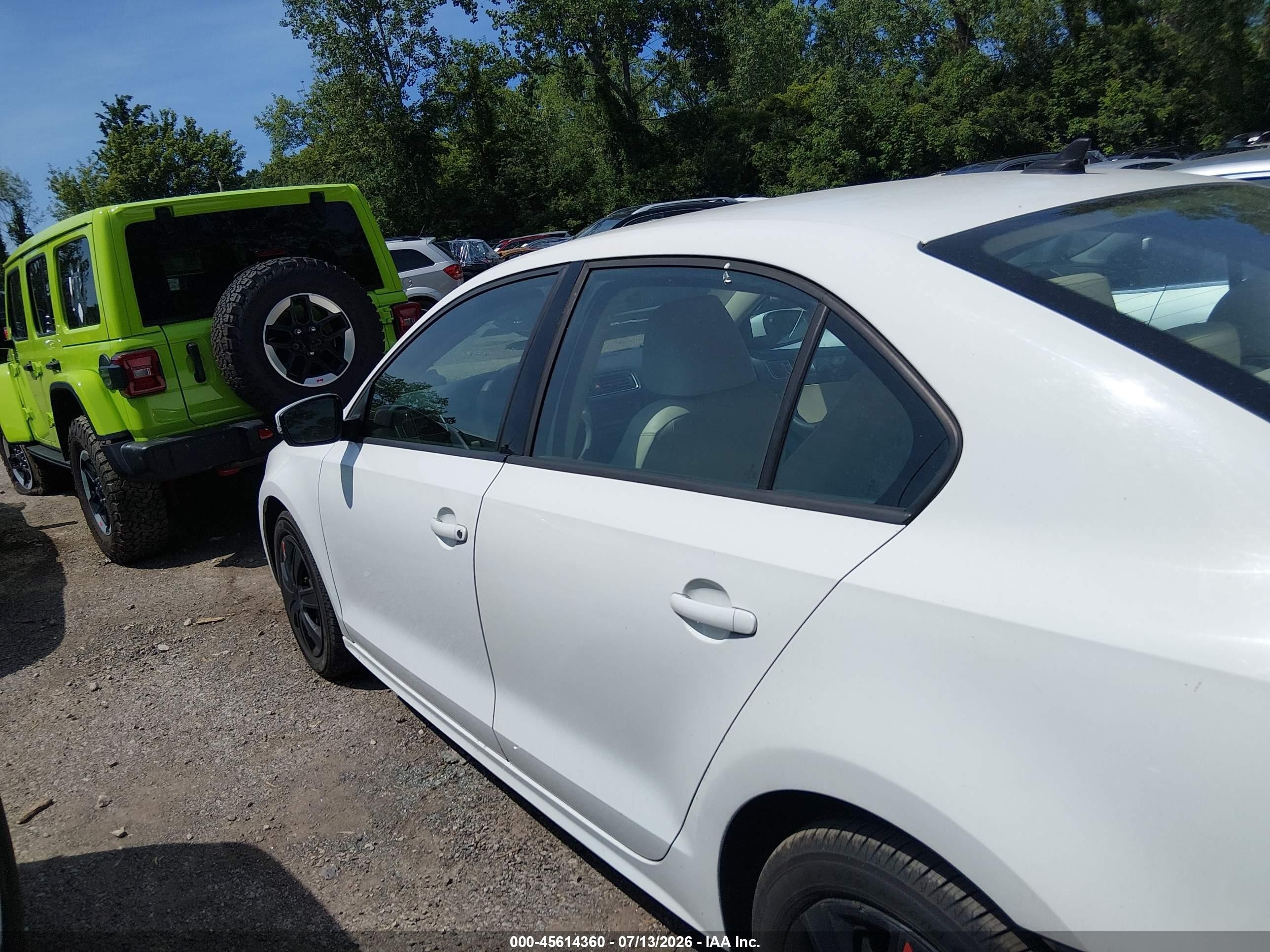 2014 Volkswagen Jetta 1.8t Se Белый vin: 3VWD17AJ4EM281302