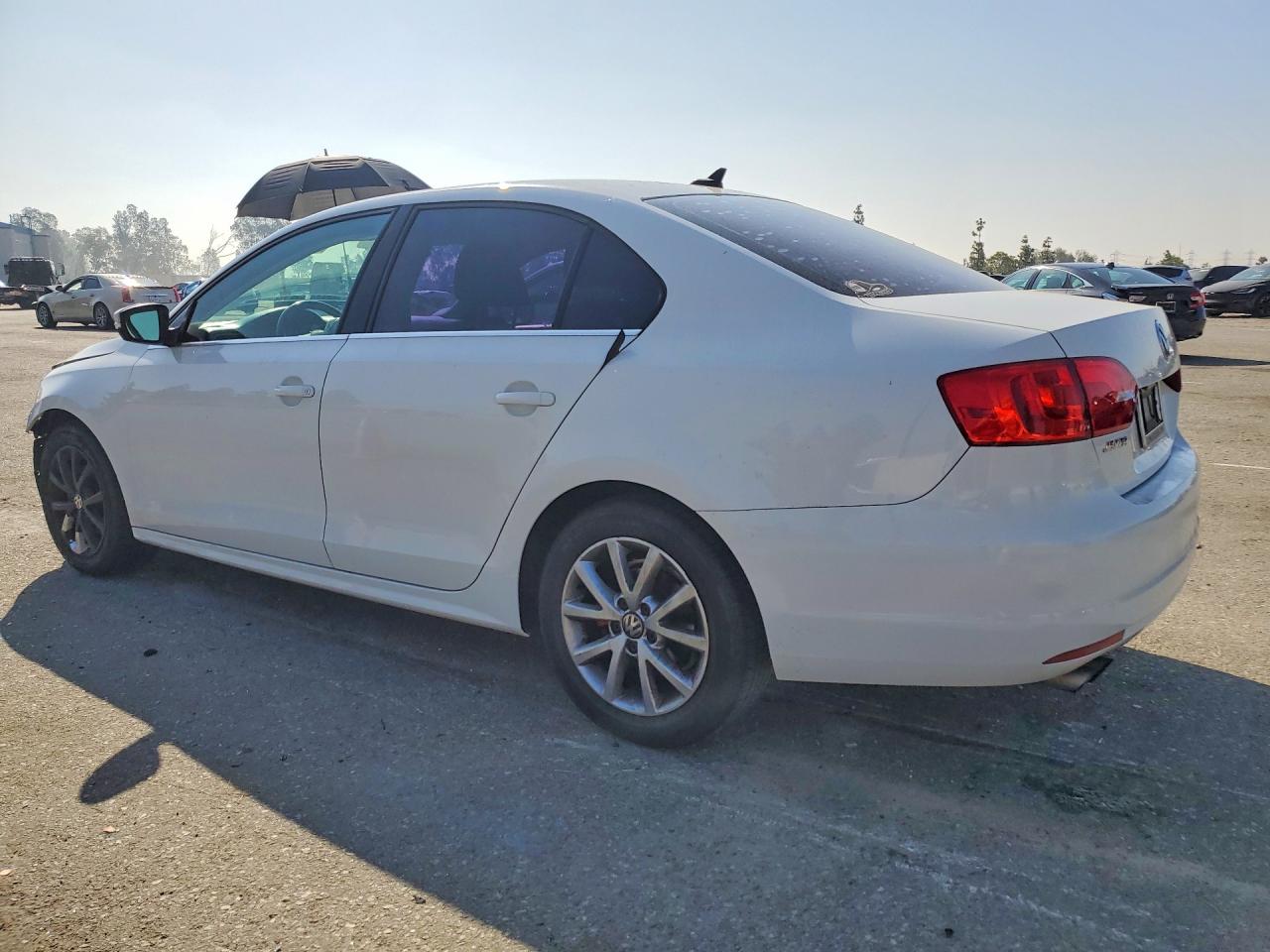 2014 Volkswagen Jetta Se Белый vin: 3VWD17AJ4EM285320