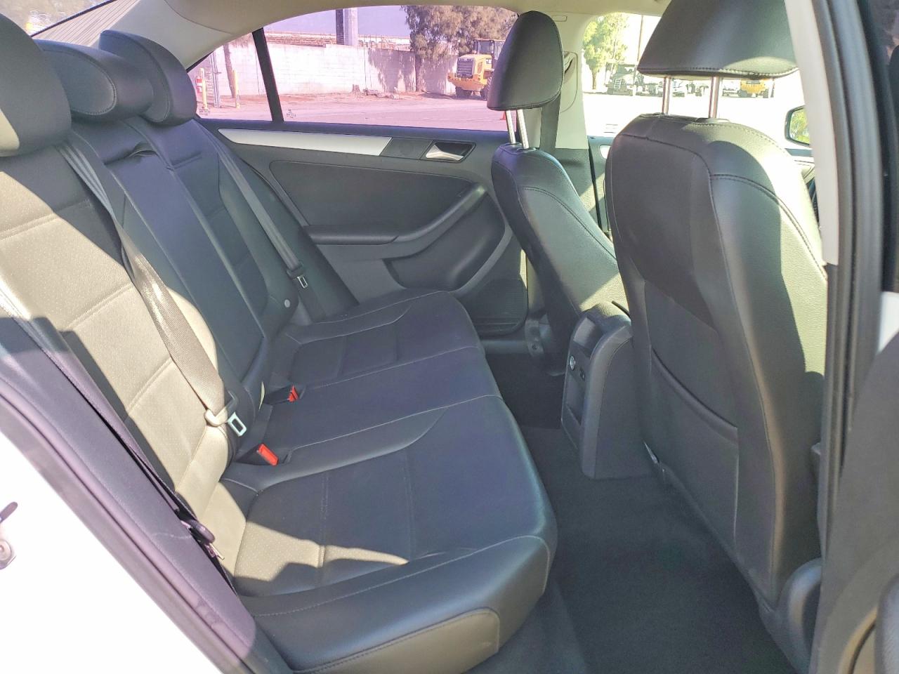 2014 Volkswagen Jetta Se Белый vin: 3VWD17AJ4EM285320