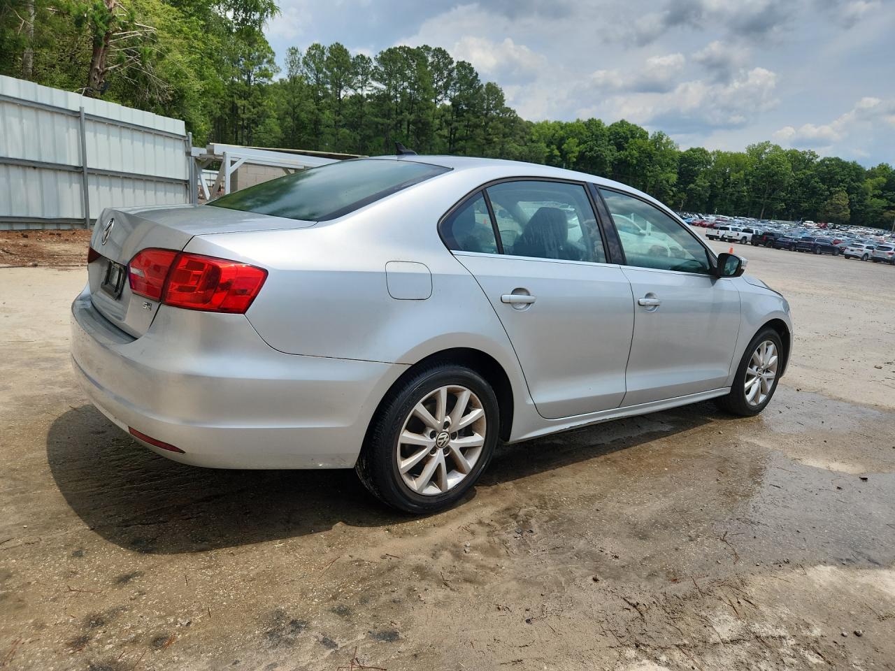 2014 Volkswagen Jetta Se Silver vin: 3VWD17AJ4EM289447 Damage: Right Rocker Panel, Heavy Scratch, > 12 Inches