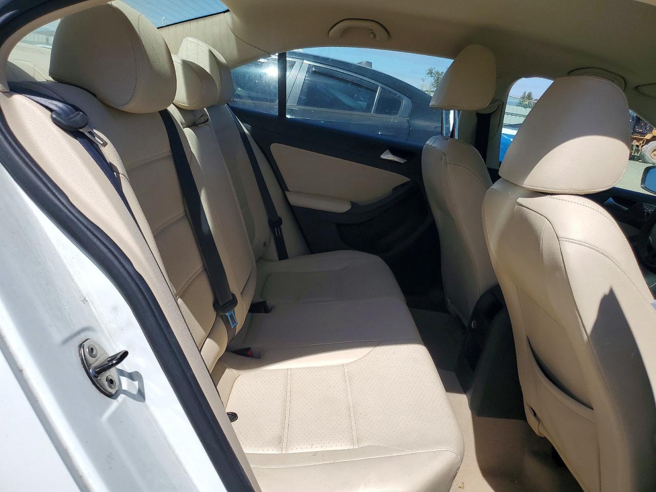 2014 Volkswagen Jetta Se White vin: 3VWD17AJ4EM420909